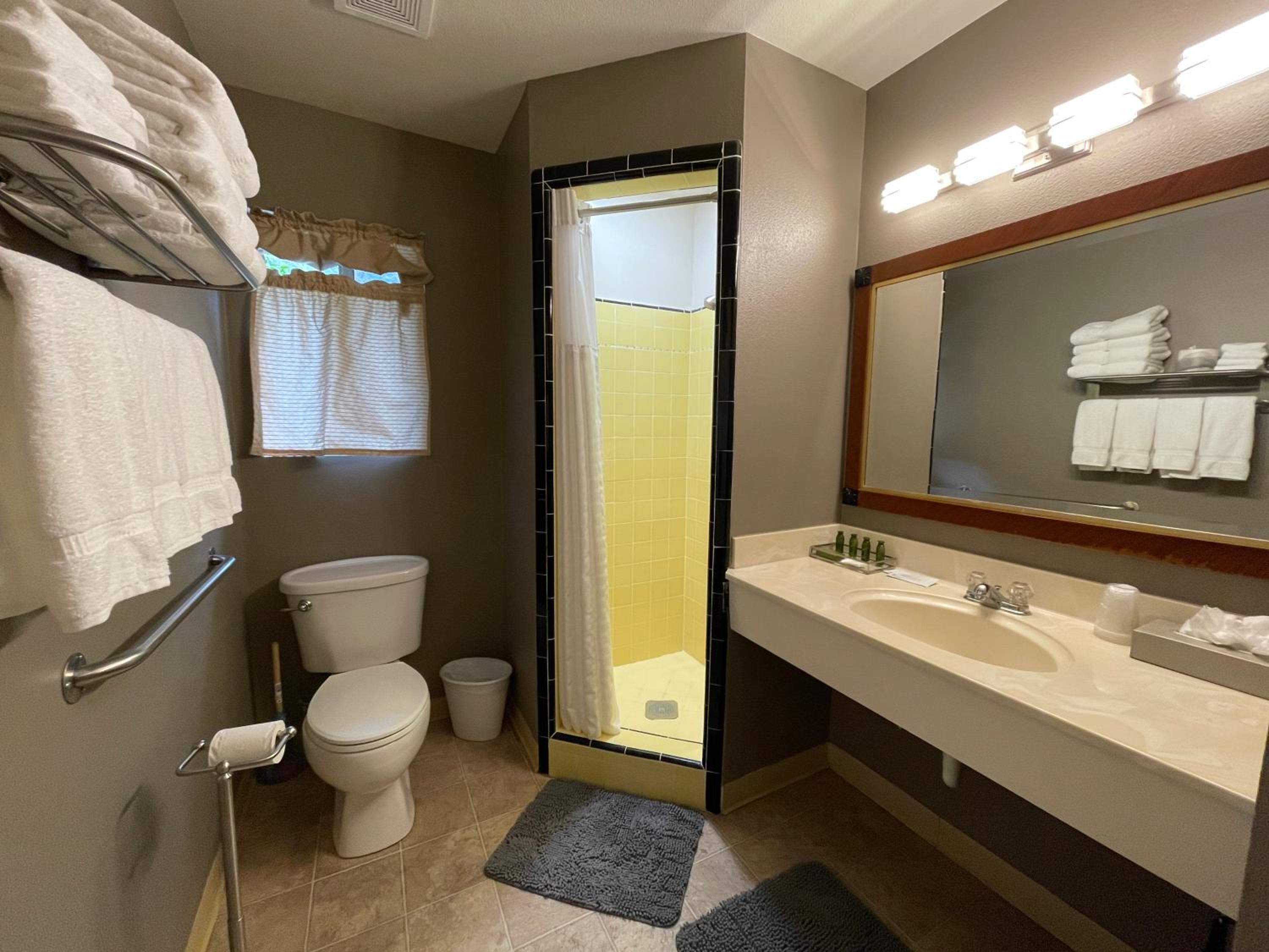 Indian Creek Lodge