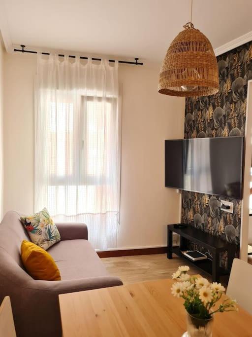 La casita verde. Metro cerca del Casco Viejo