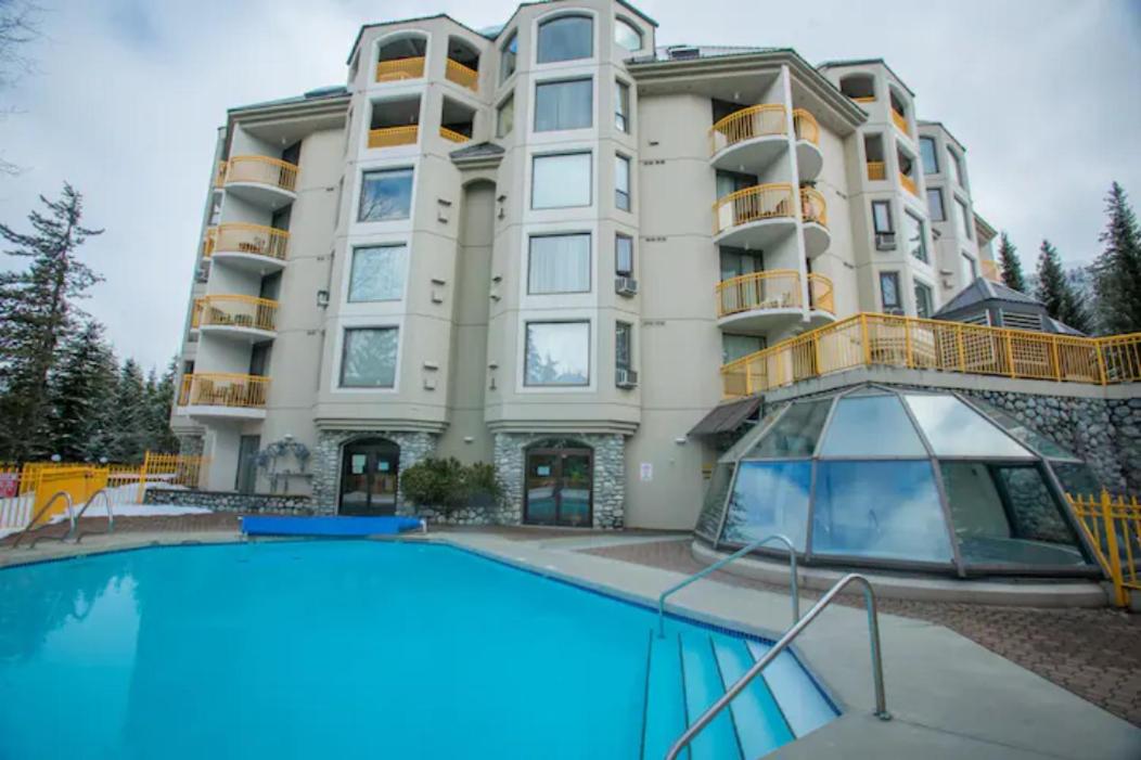 1BR in Marquise, Dog Friendly, Close to Ski Hill, Pool, Sauna, Hot Tub, Fitness Suite, AC