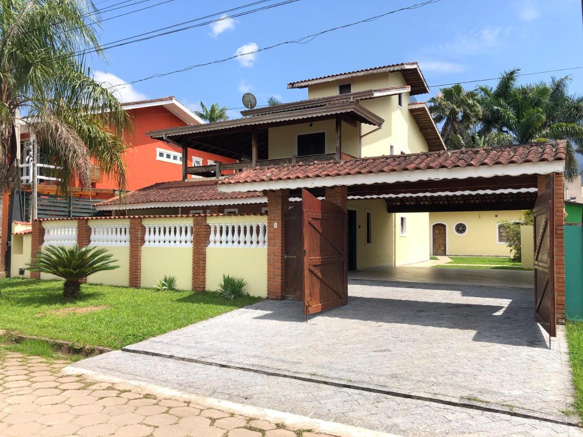 Sobrado 4 dorm Cond. Fechado Praia da Mococa Caraguatatuba