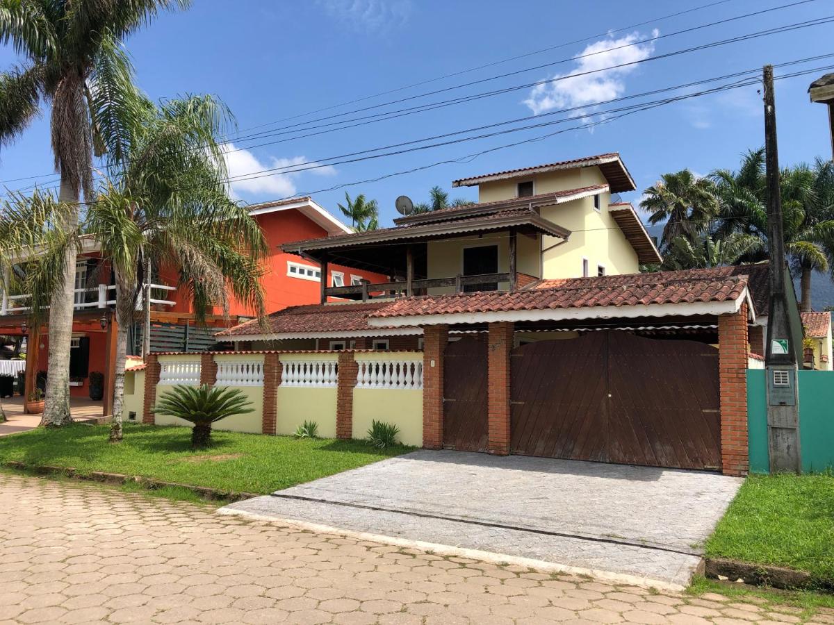 Sobrado 4 dorm Cond. Fechado Praia da Mococa Caraguatatuba