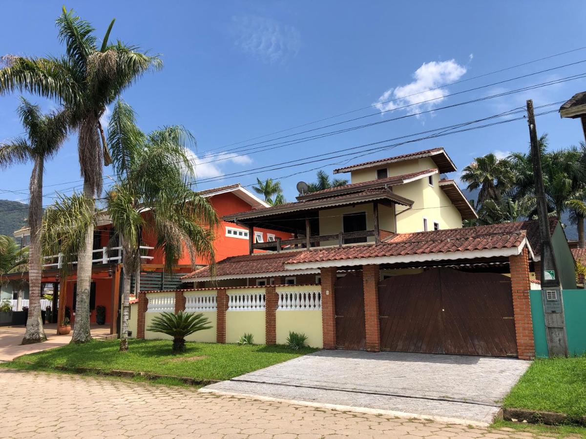 Sobrado 4 dorm Cond. Fechado Praia da Mococa Caraguatatuba
