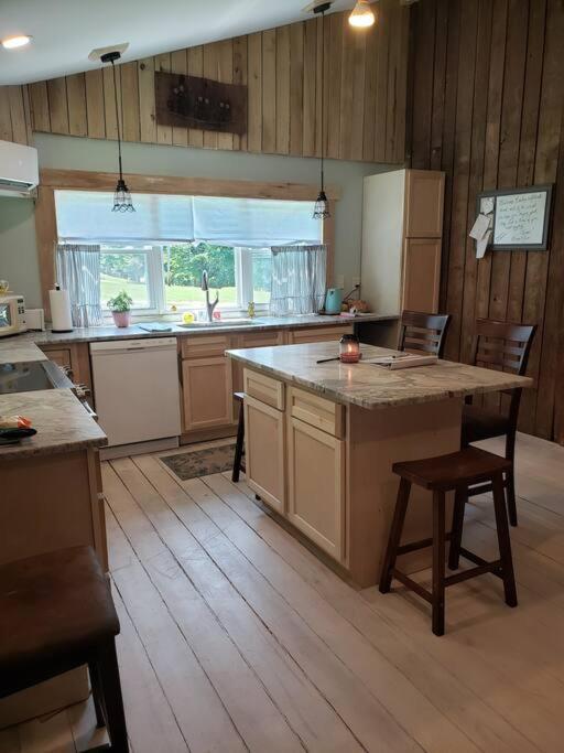 Red River Gorge Farmhouse 50 Acres view 5