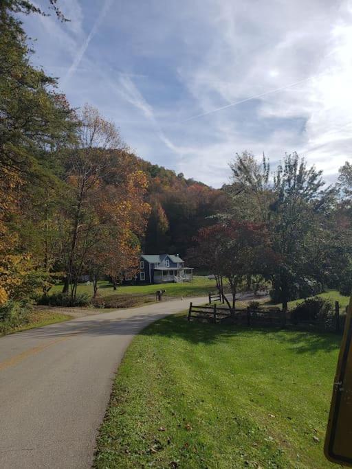Red River Gorge Farmhouse 50 Acres view 4