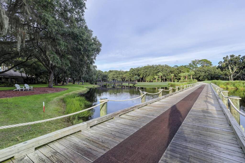 2 BR Condo Full Kitchen Two Kings Bikes & Beach Gear included view 3