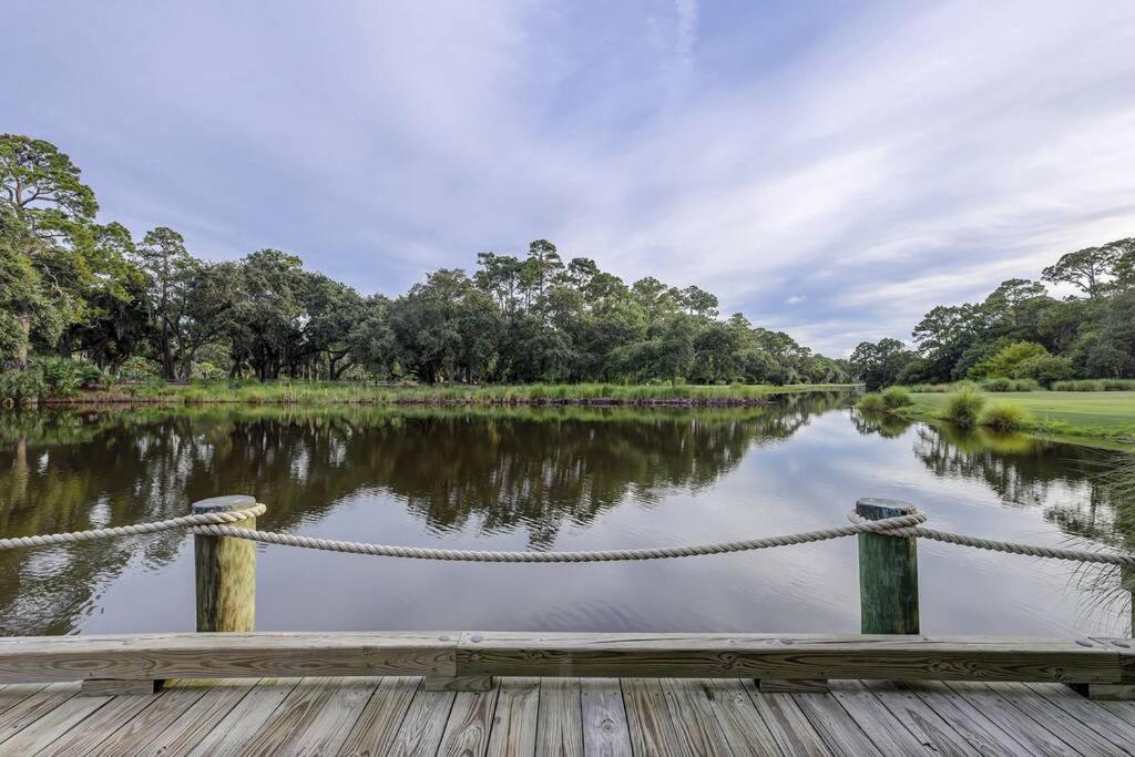 2 BR Condo Full Kitchen Two Kings Bikes & Beach Gear included view 5