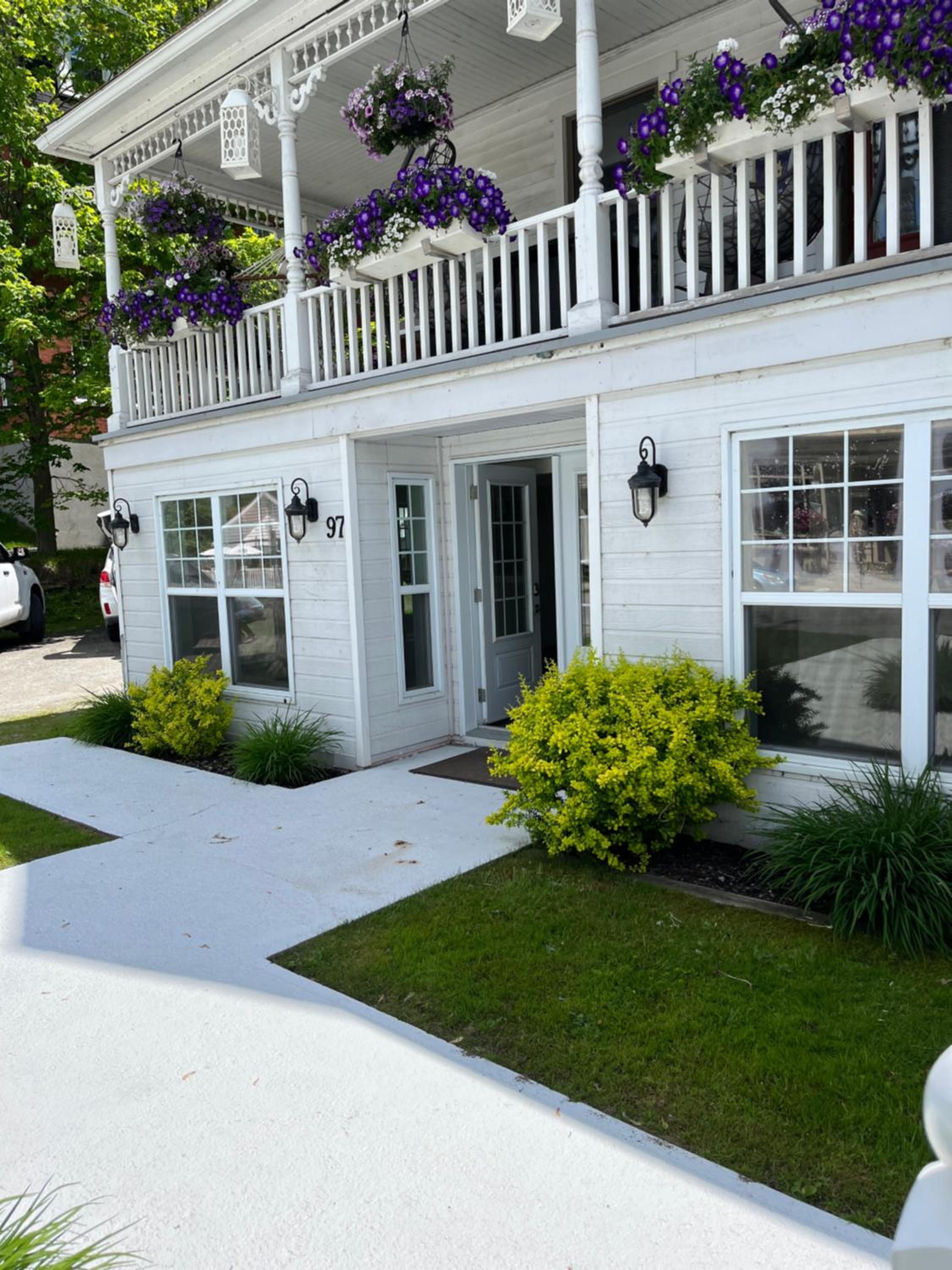 Sweet Home des Suites North Hatley view 3