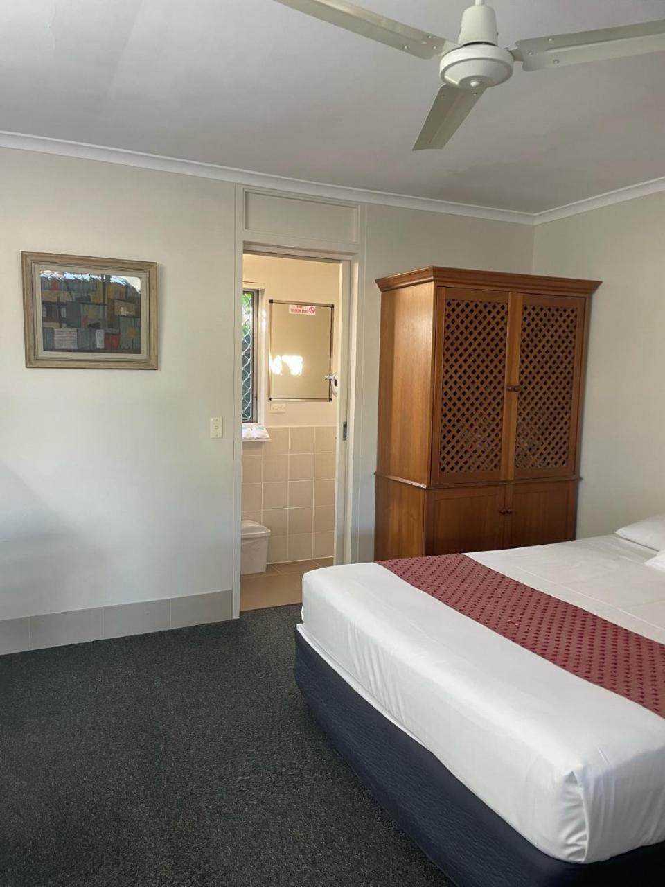 Kyamba Court Motel view 3