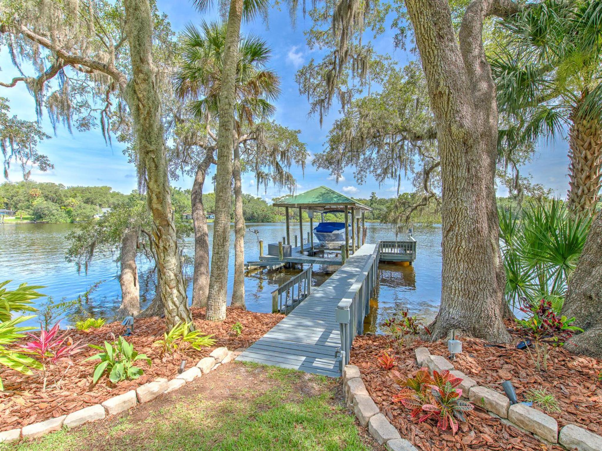 Riverbend Retreat Fla