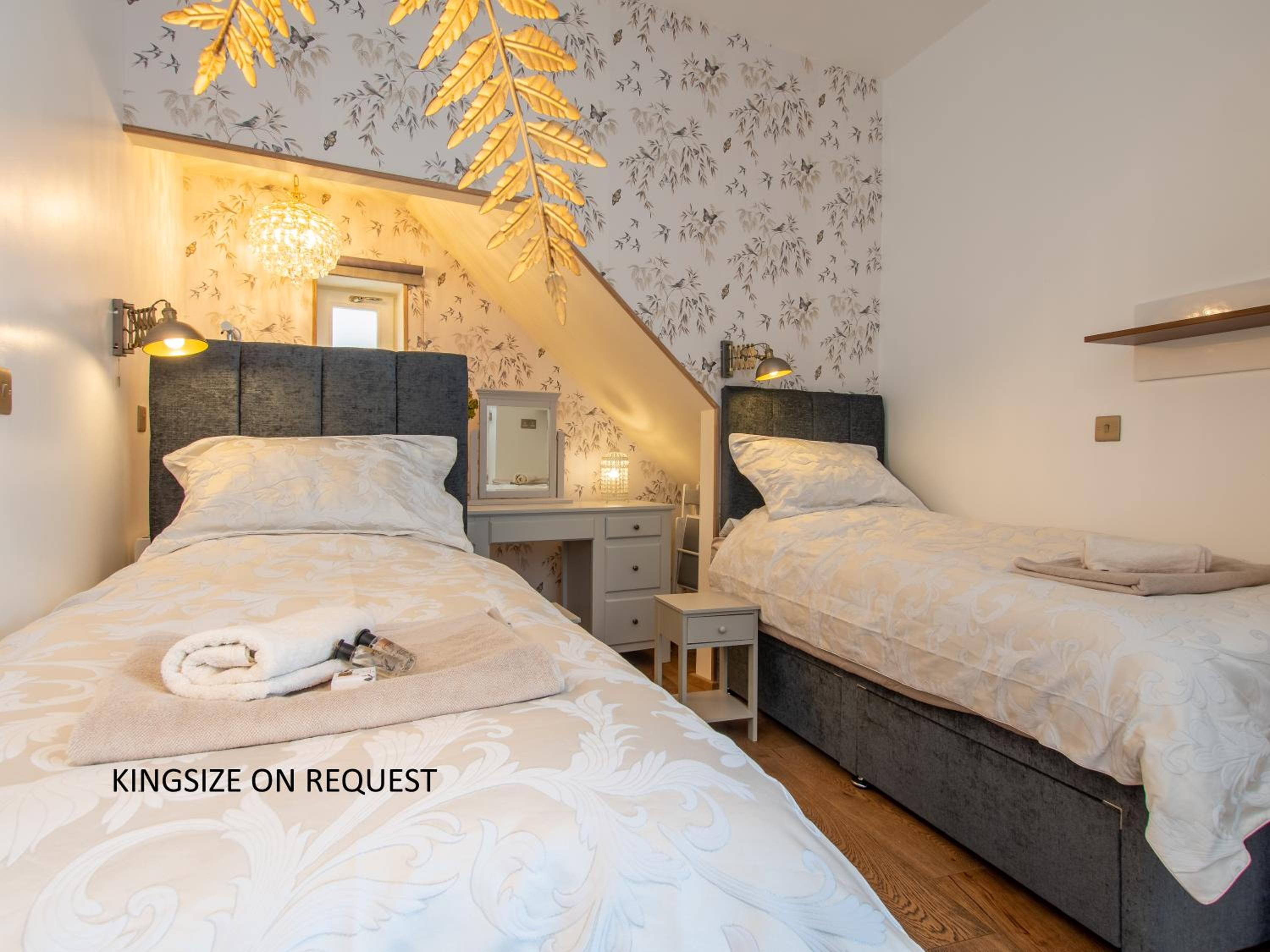 The Shiny Pebble, 5* ground floor.Coastal retreat. view 5