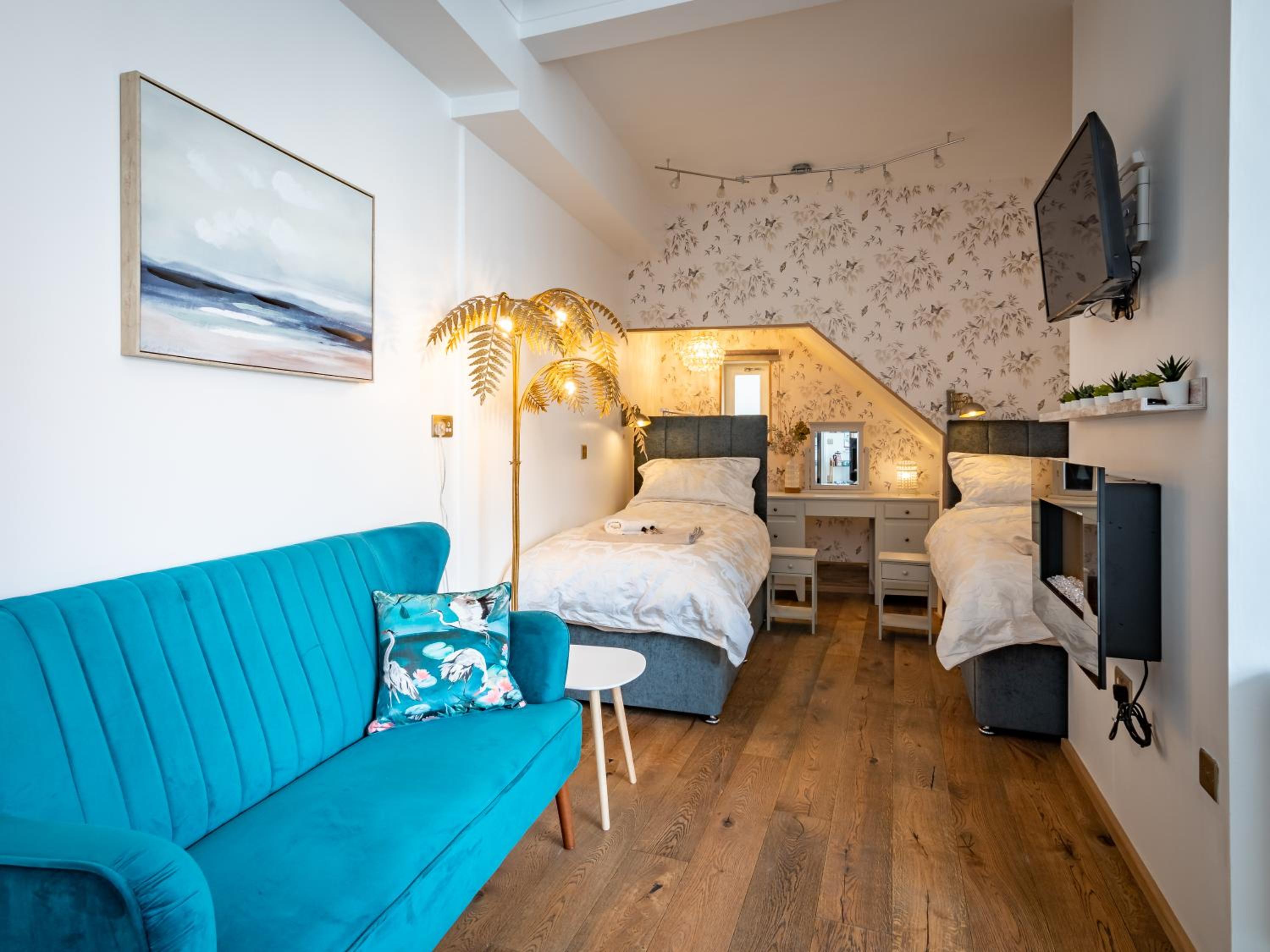 The Shiny Pebble, 5* ground floor.Coastal retreat. view 4