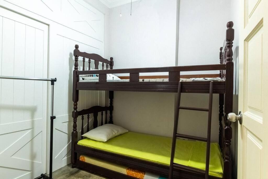 New Granny Cozy House Georgetown 2-6pax photo 3