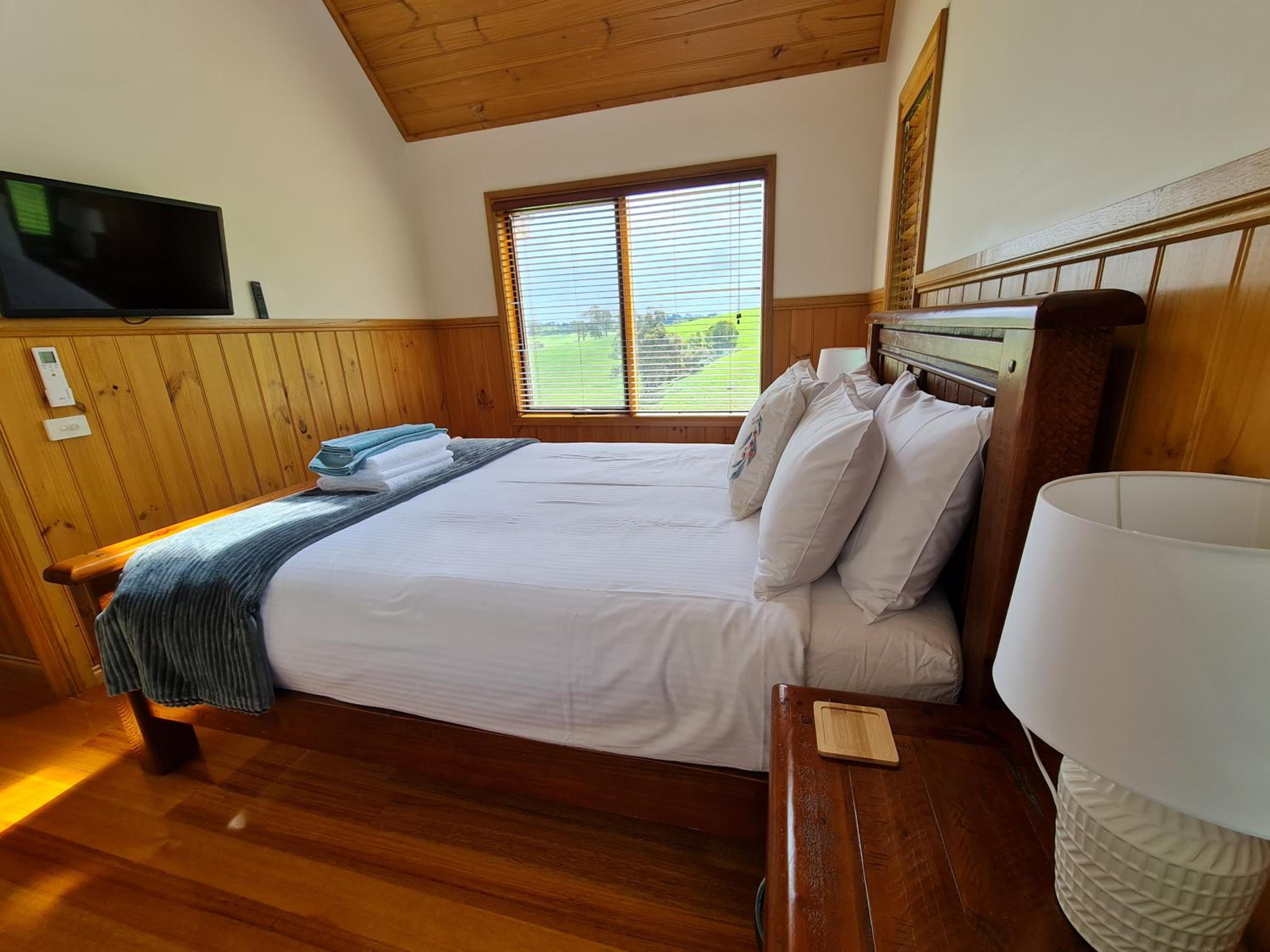 Maple Ridge Cottages