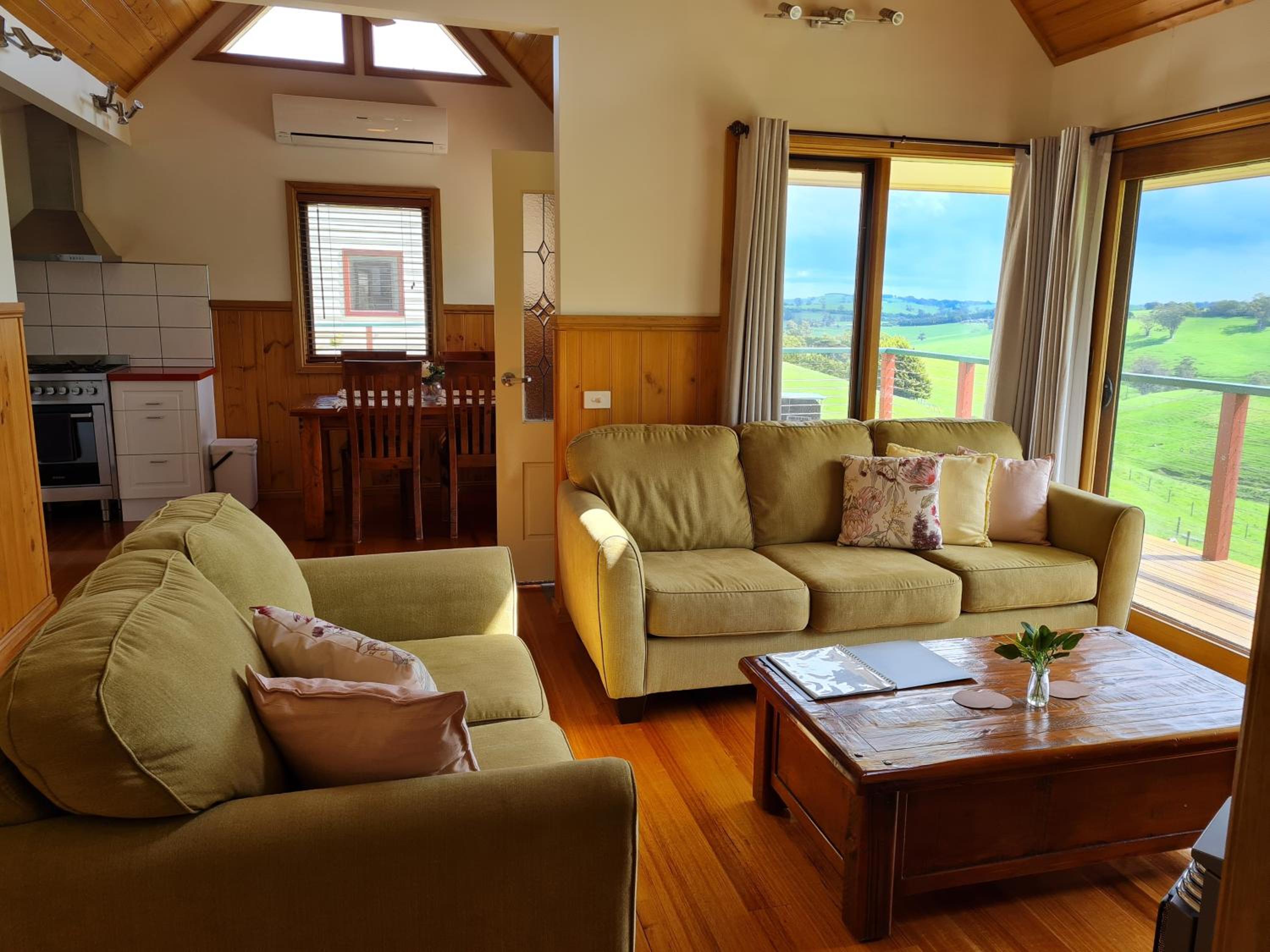 Maple Ridge Cottages