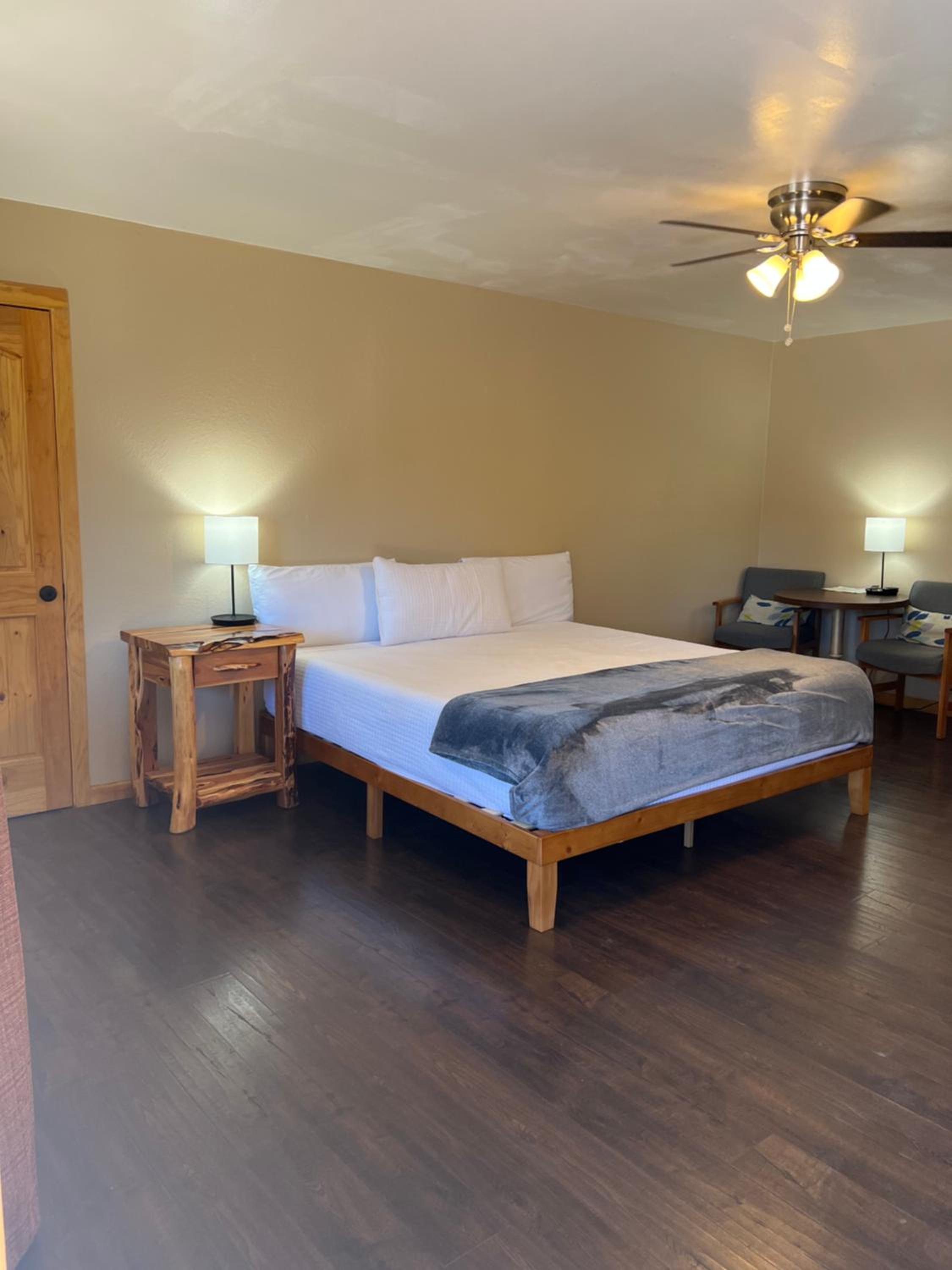 TimberLodge Inn