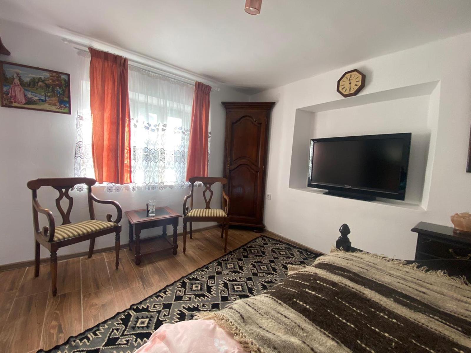 Casa Cireșu view 2