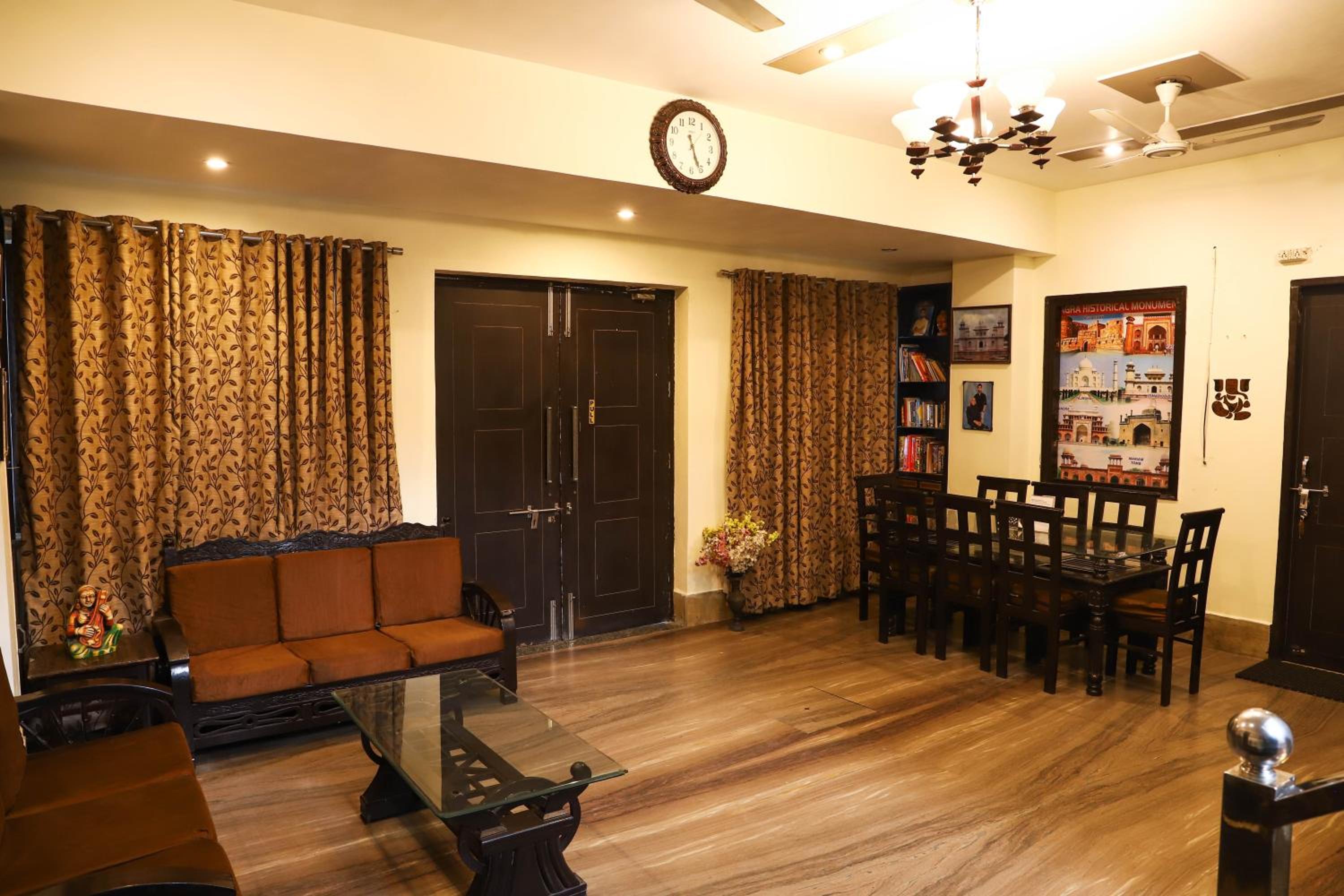 Pearl of Taj Home Stay