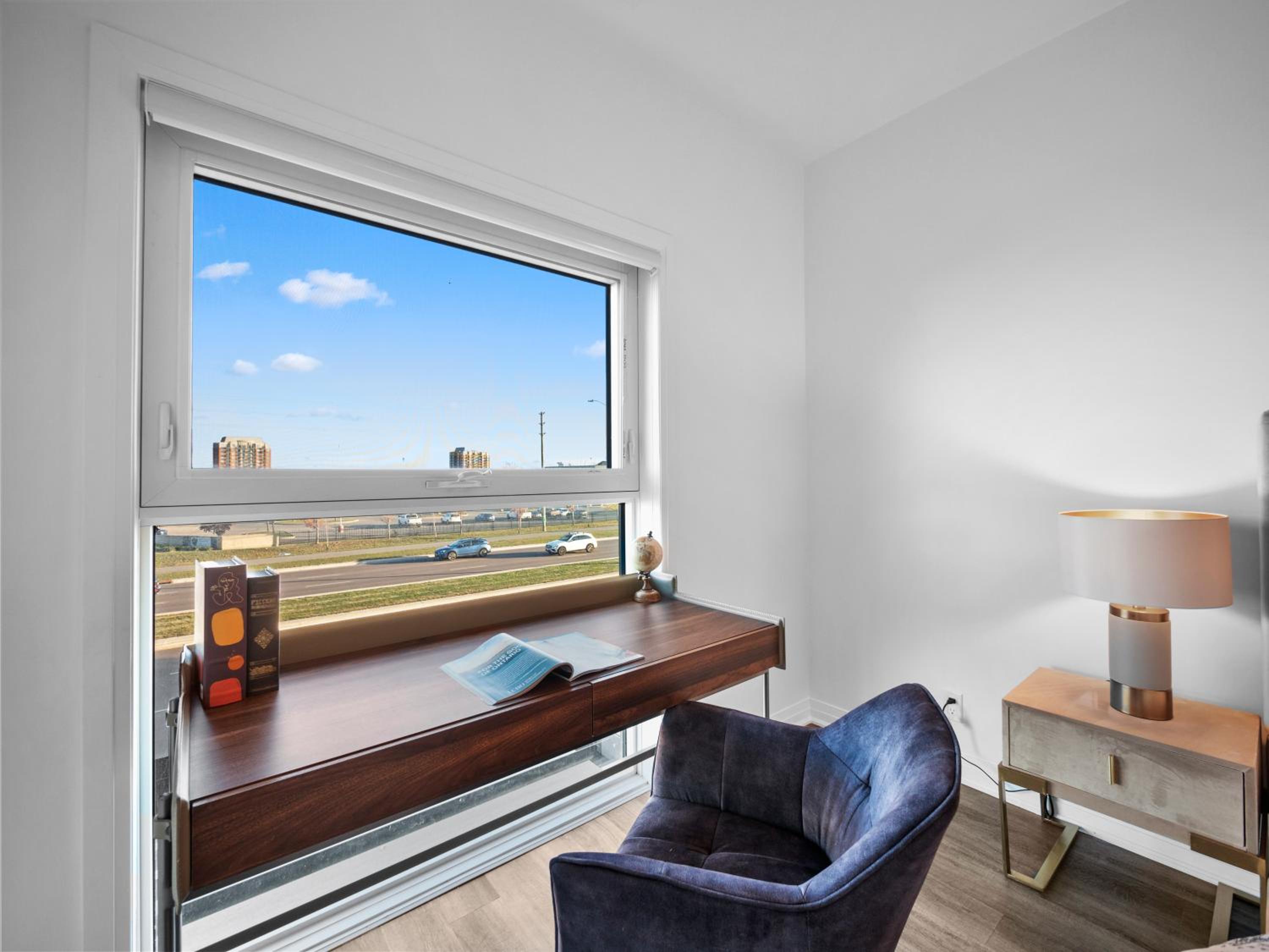 Stylish 3Br  Study Condo - Oakville - Property Image 23