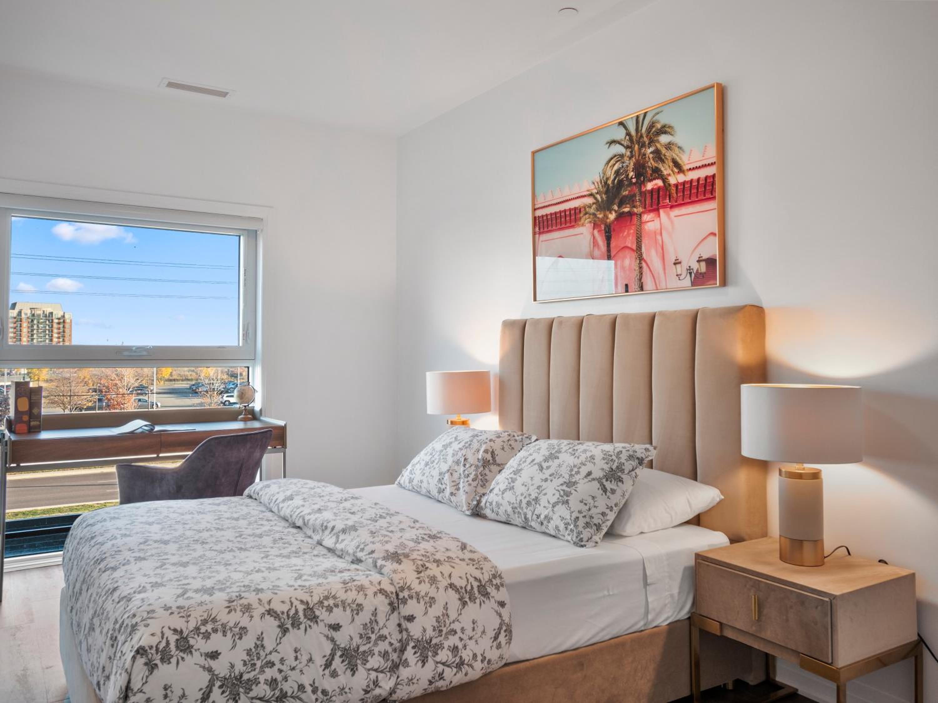 Stylish 3Br  Study Condo - Oakville - Property Image 25