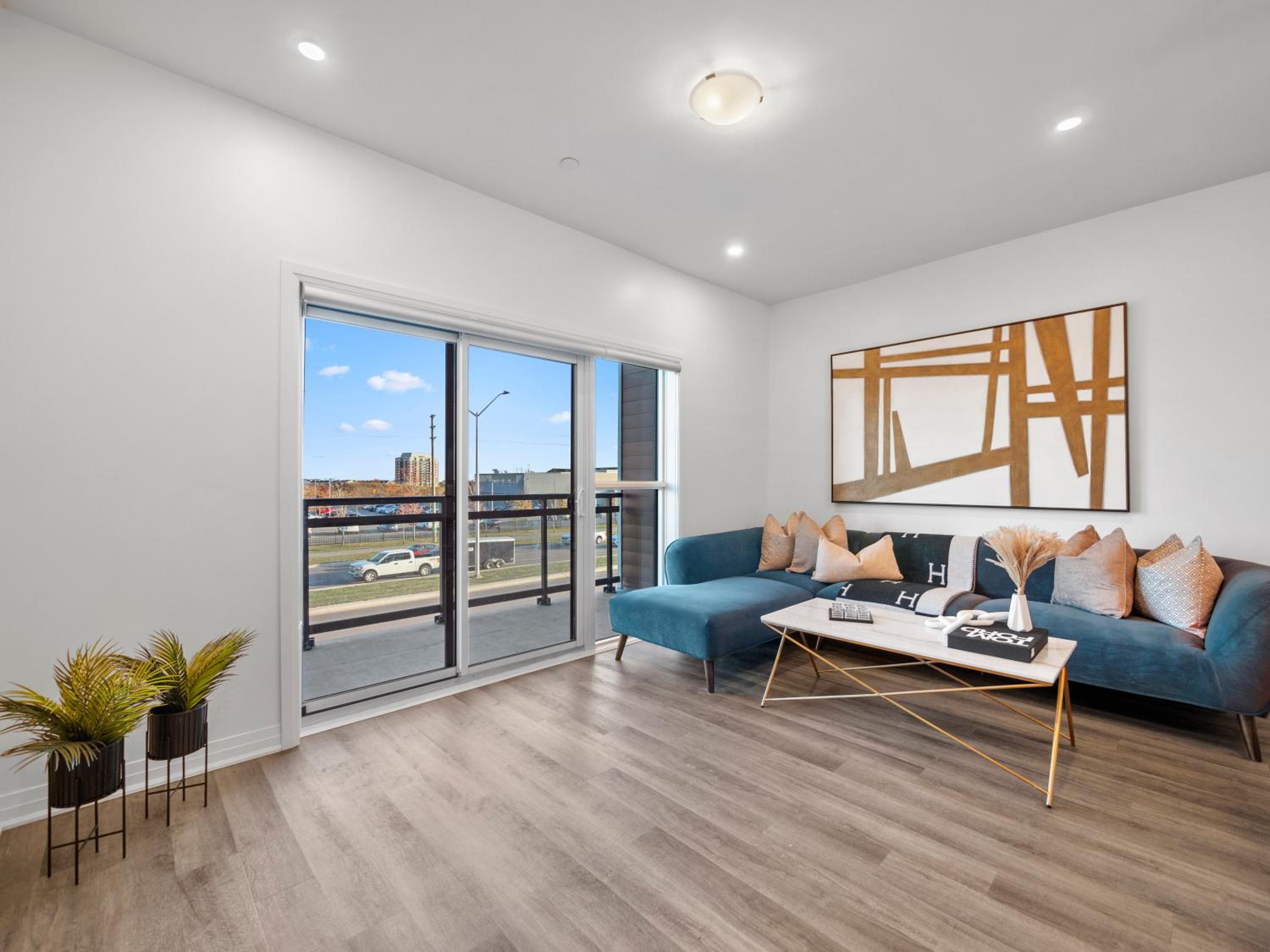 Toronto Vacations - Stylish 3Br  Study Condo - Oakville - Property Image 4