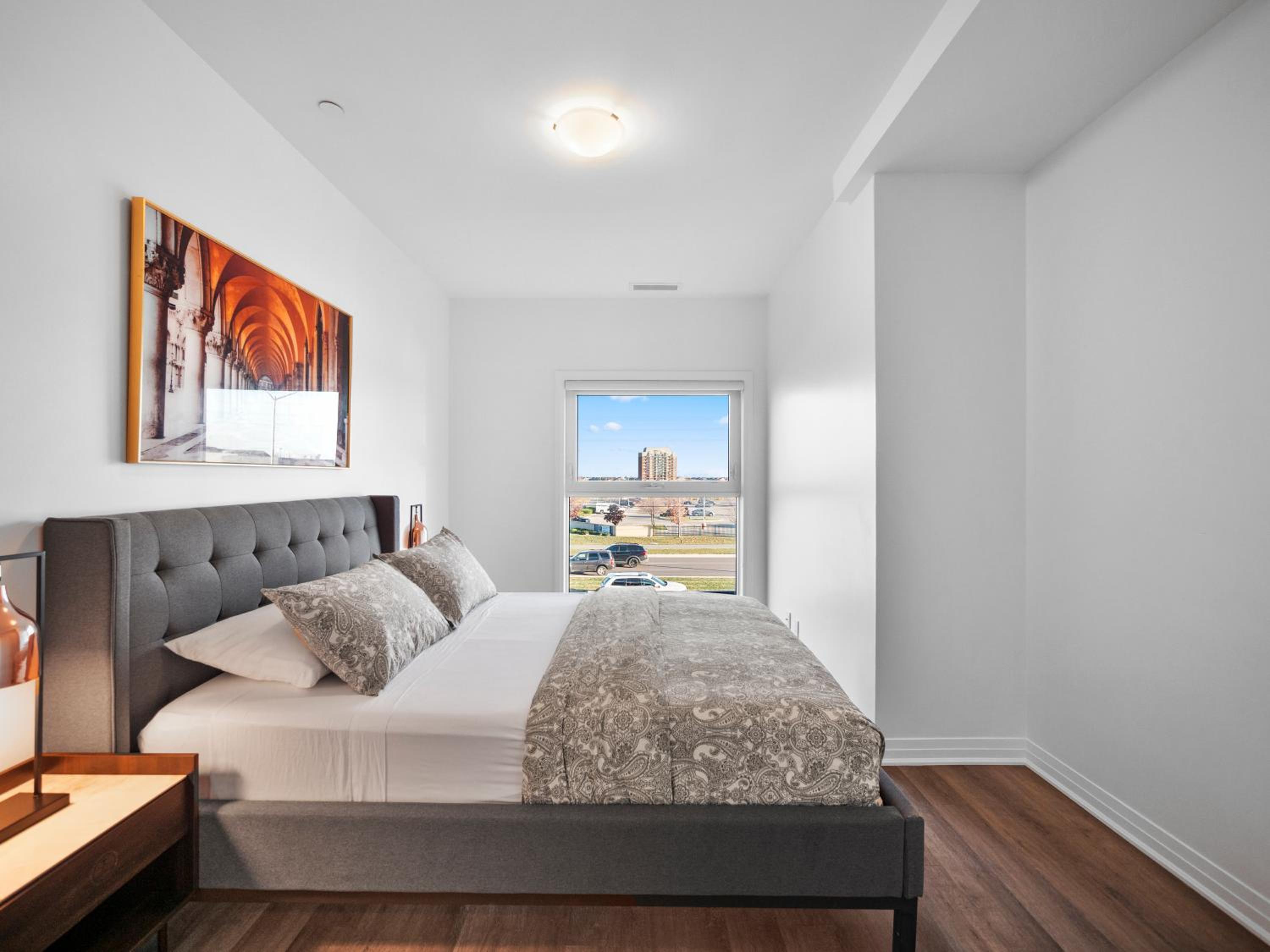 Stylish 3Br  Study Condo - Oakville - Property Image 24