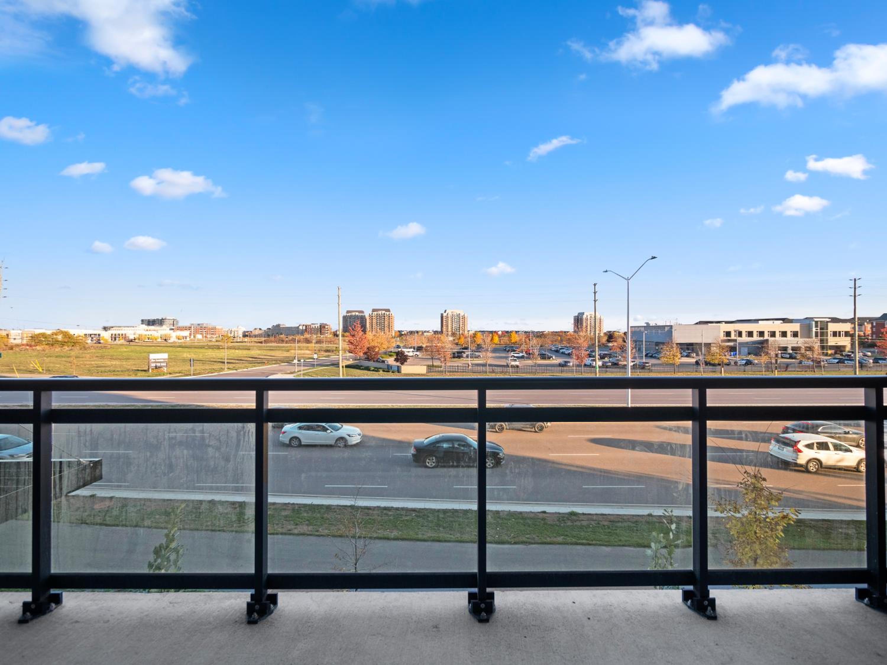 Stylish 3Br  Study Condo - Oakville - Property Image 34