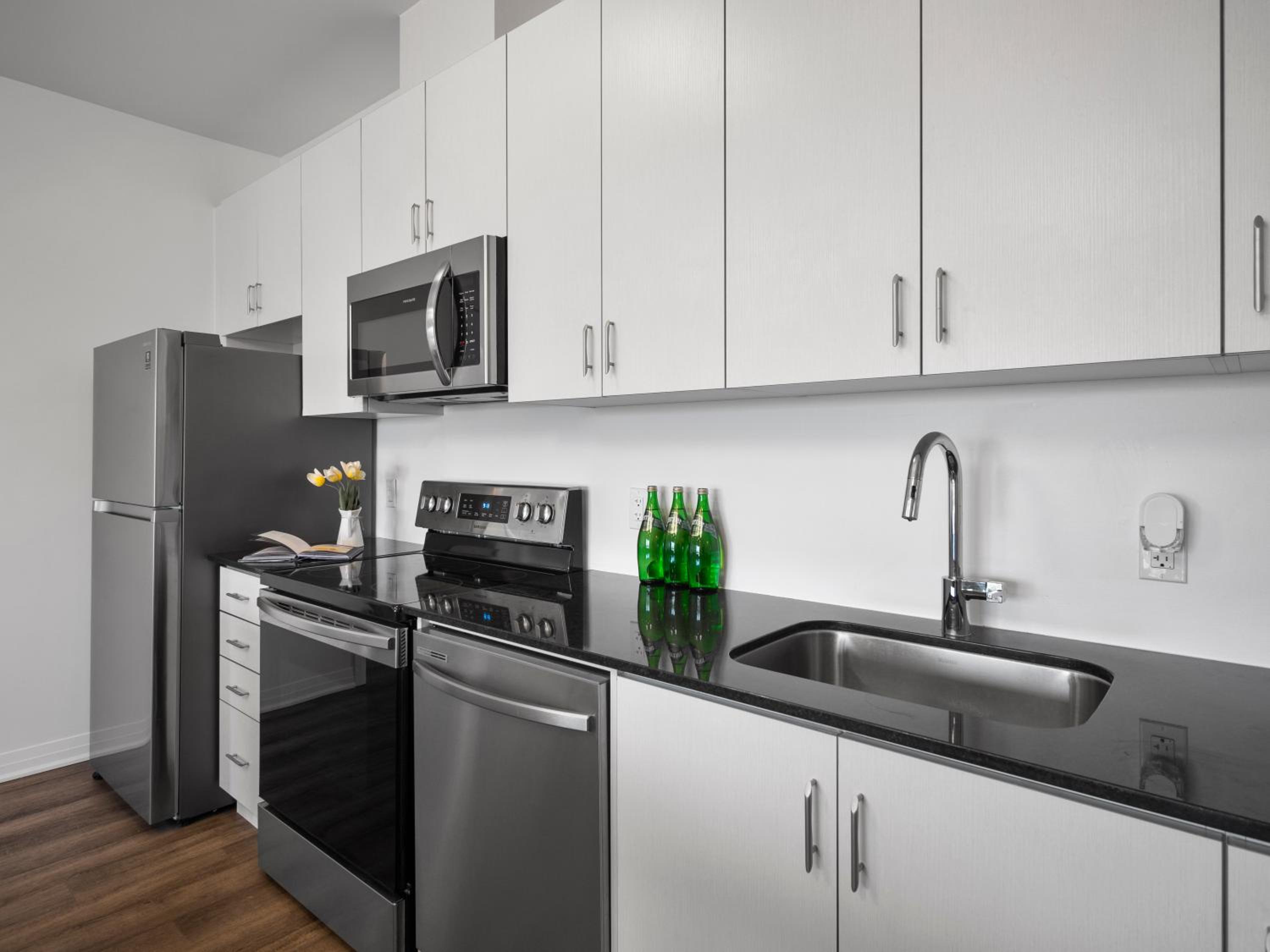 Stylish 3Br  Study Condo - Oakville - Property Image 36