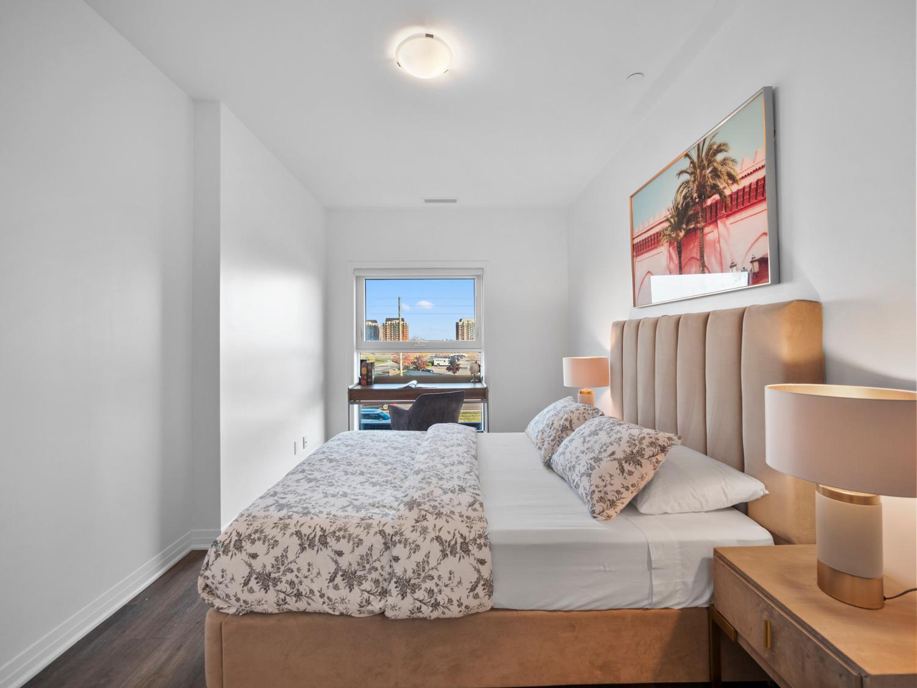 Stylish 3Br  Study Condo - Oakville - Property Image 6