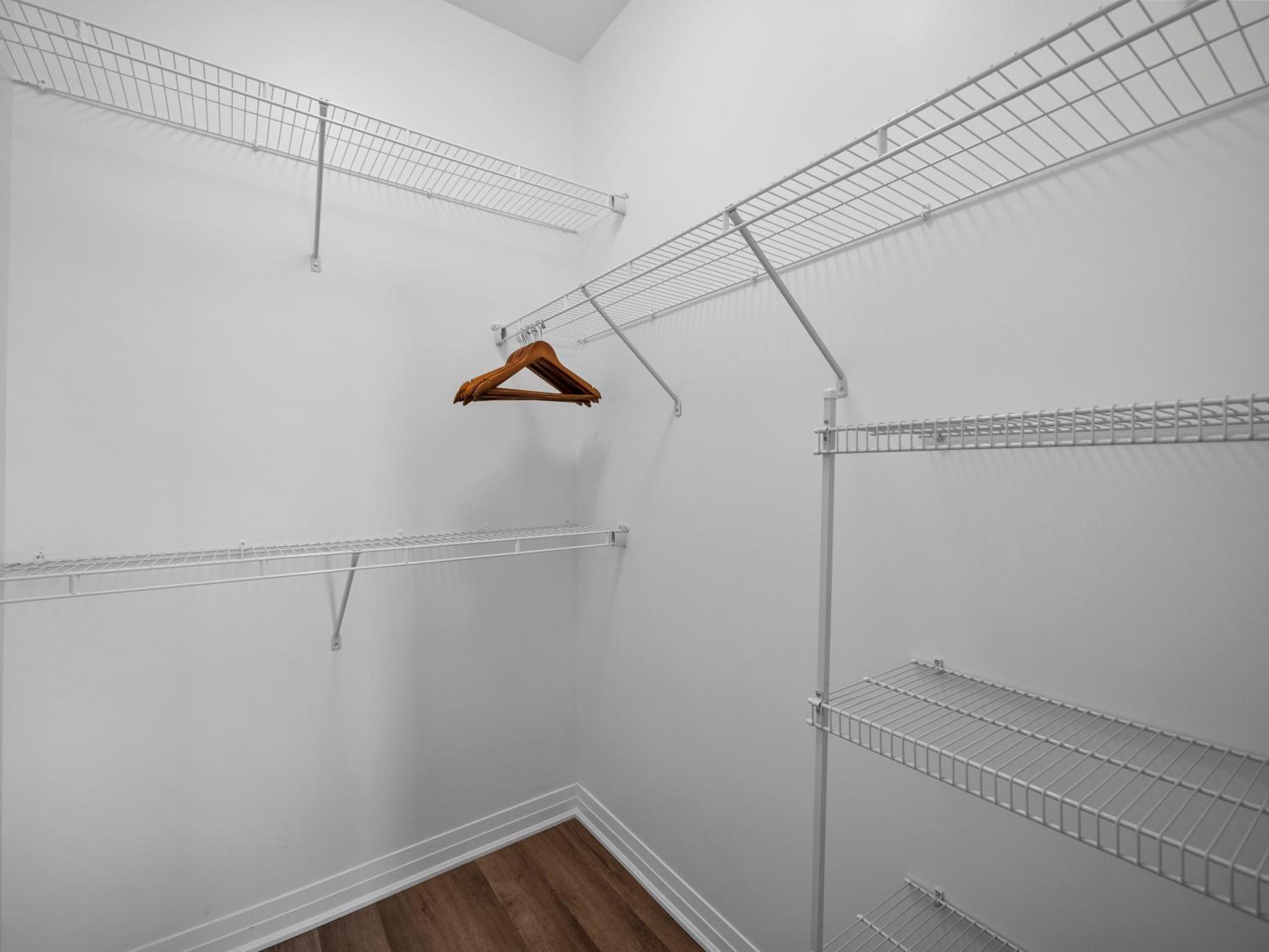 Stylish 3Br  Study Condo - Oakville - Property Image 7