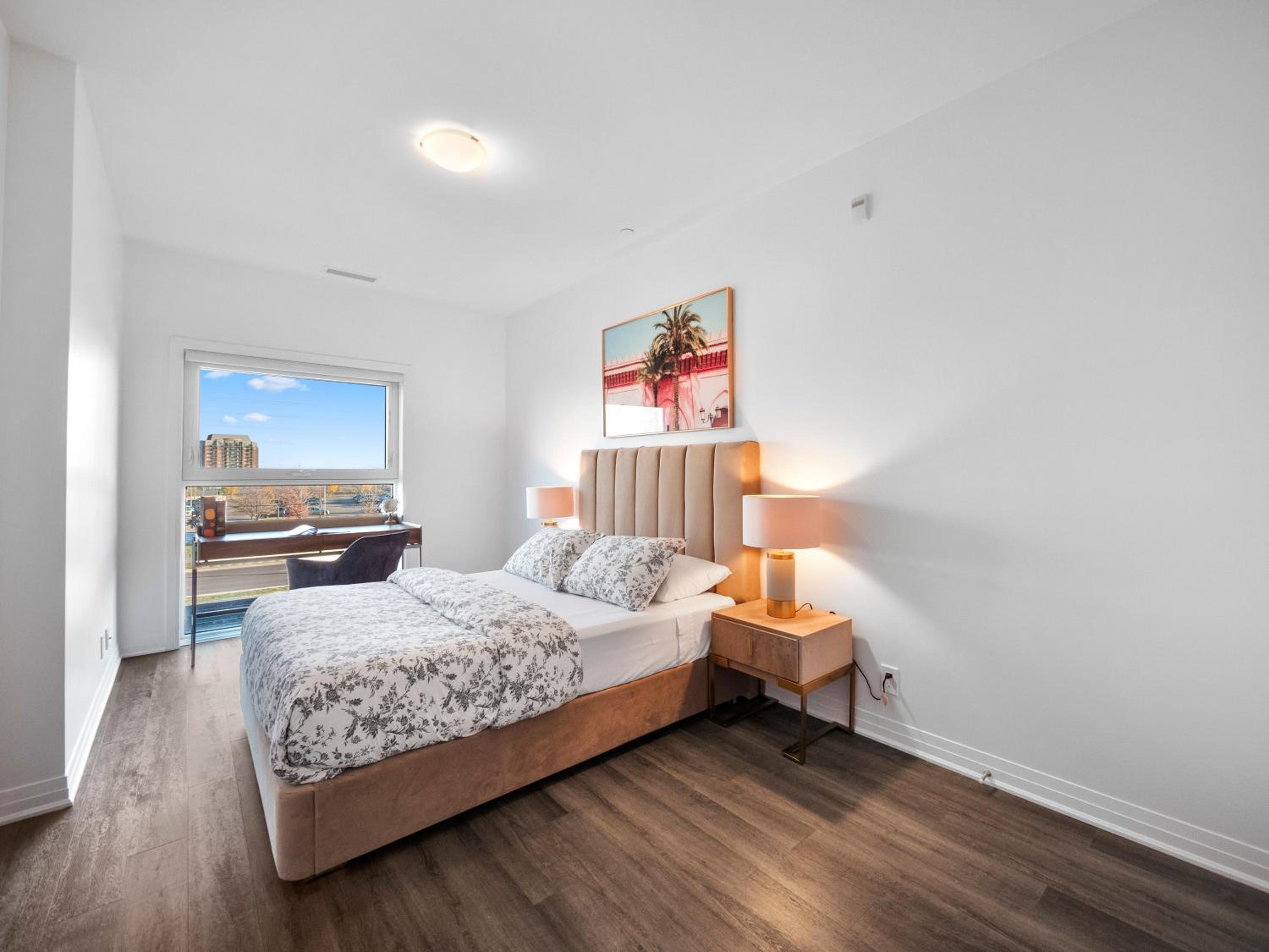 Stylish 3Br  Study Condo - Oakville - Property Image 11