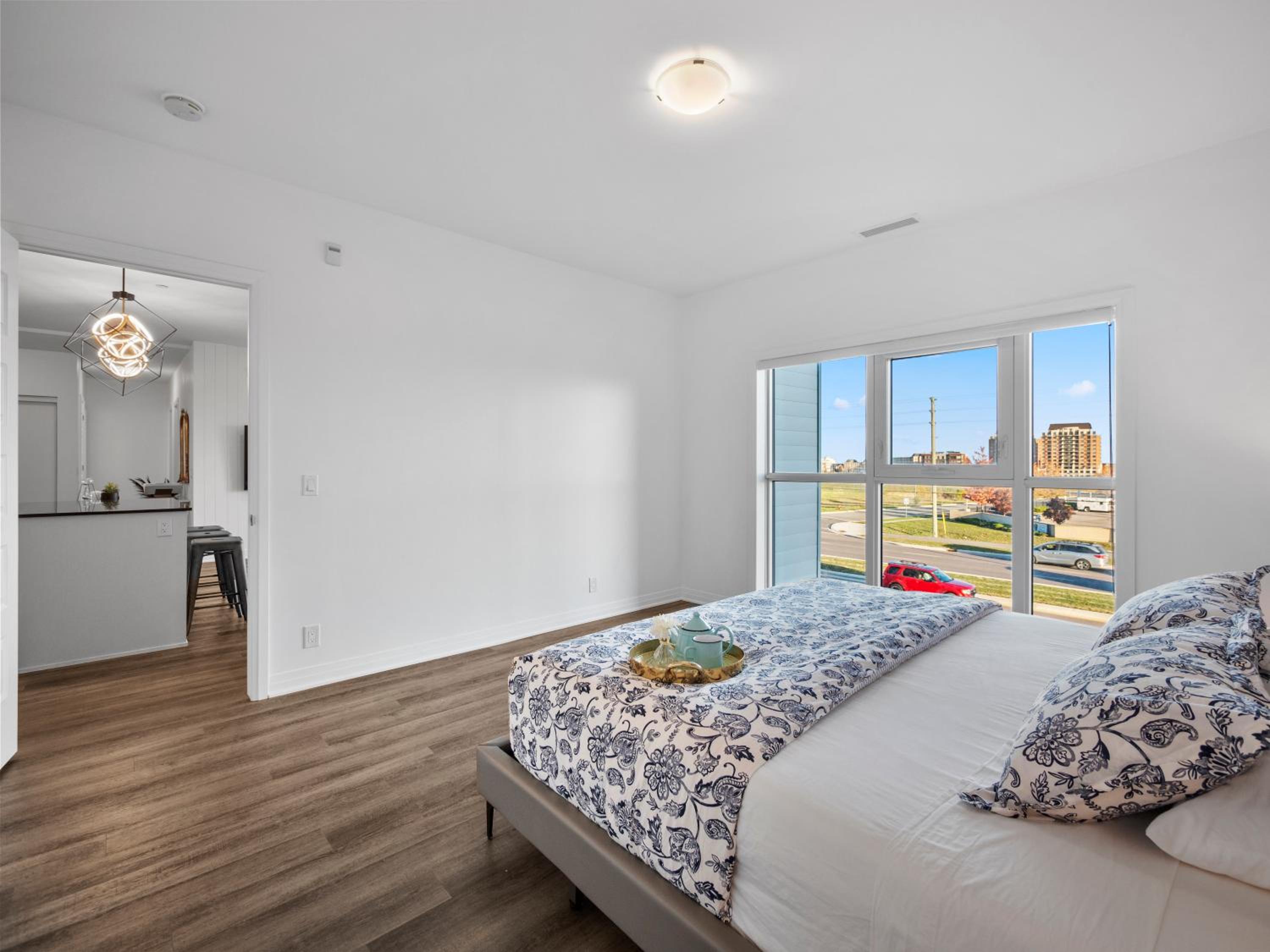 Stylish 3Br  Study Condo - Oakville - Property Image 12