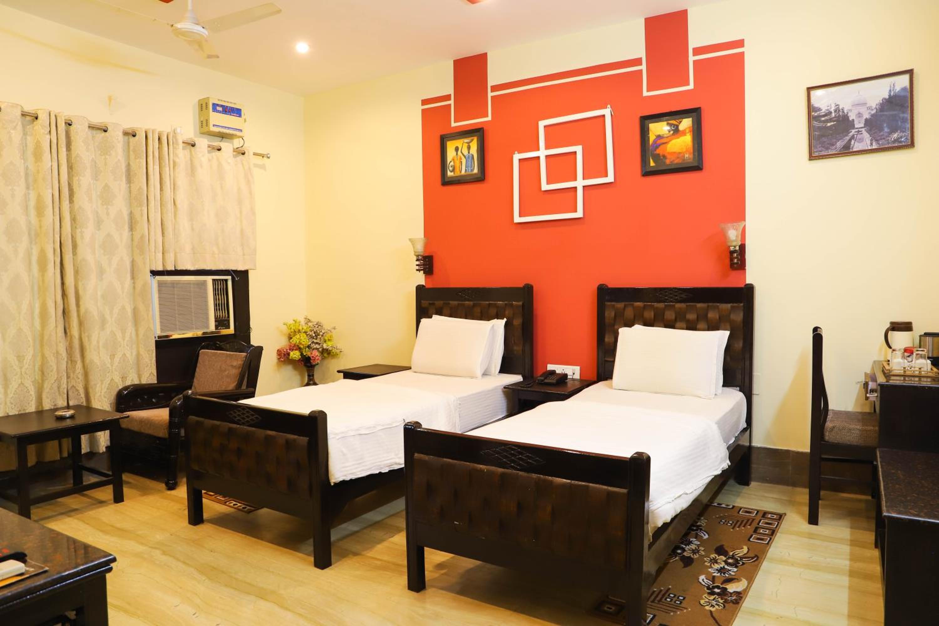 Pearl of Taj Home Stay