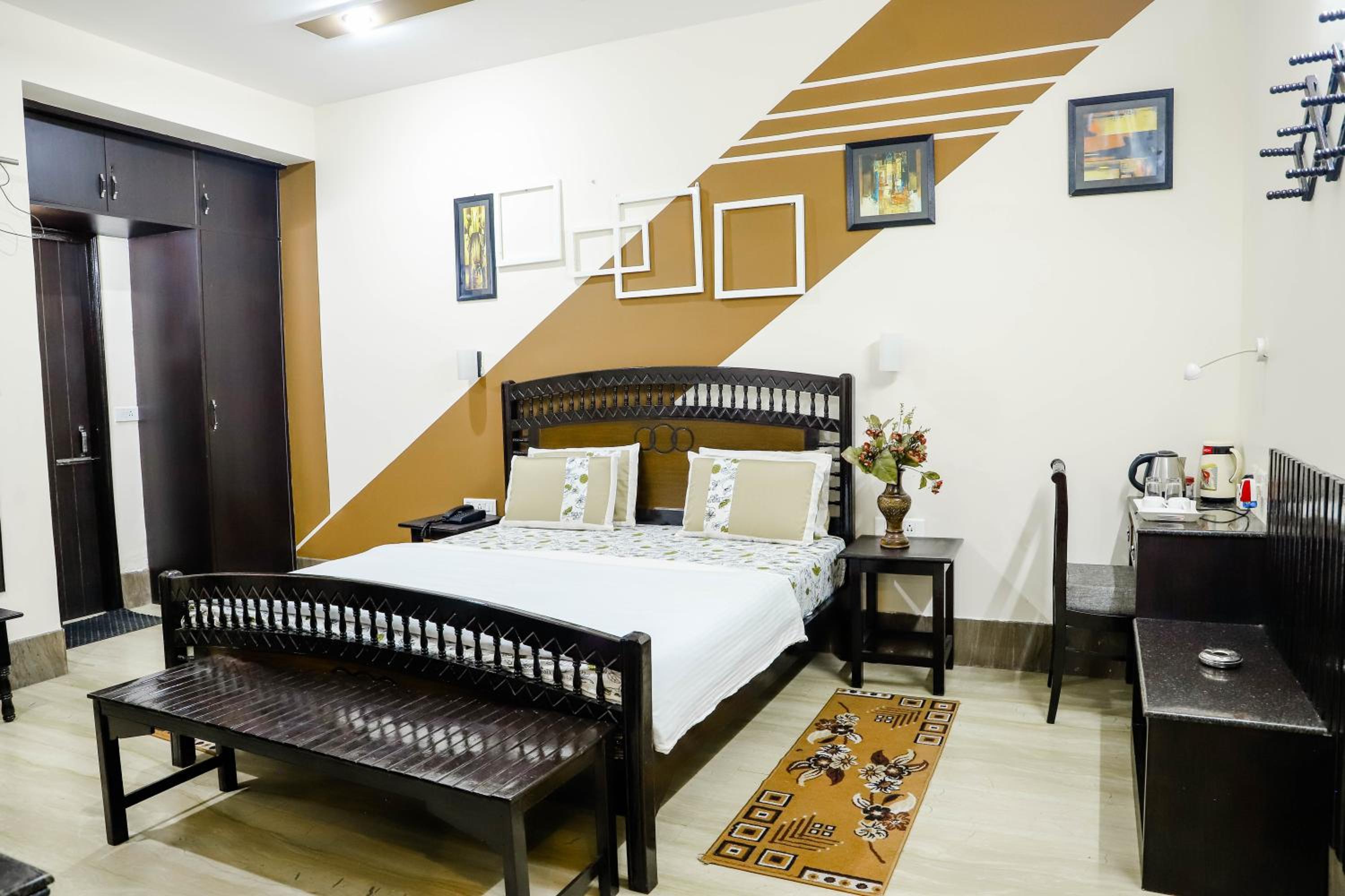 Pearl of Taj Home Stay