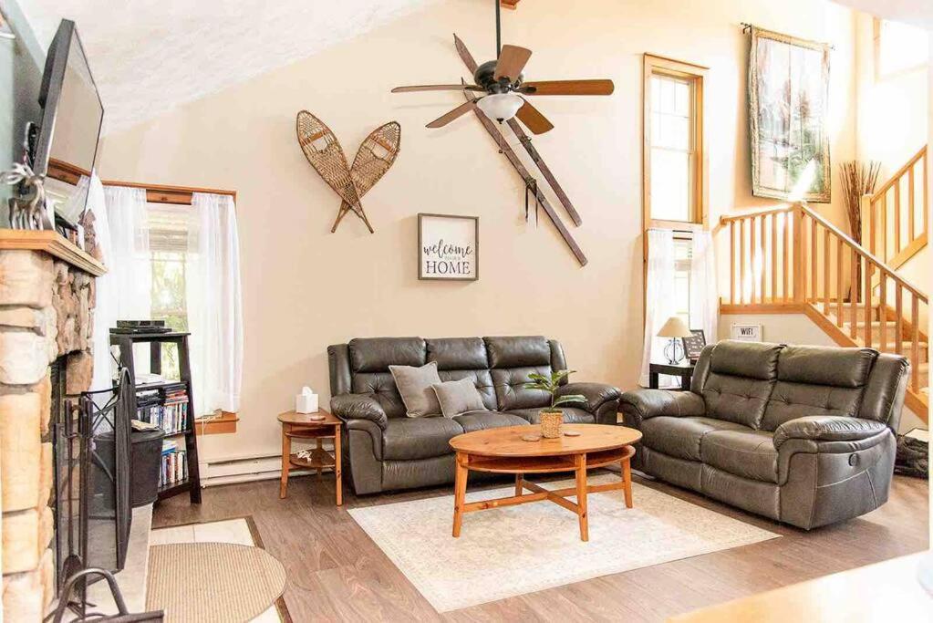 Camelback Private Home located behind Waterpark & Ski Lift view 4