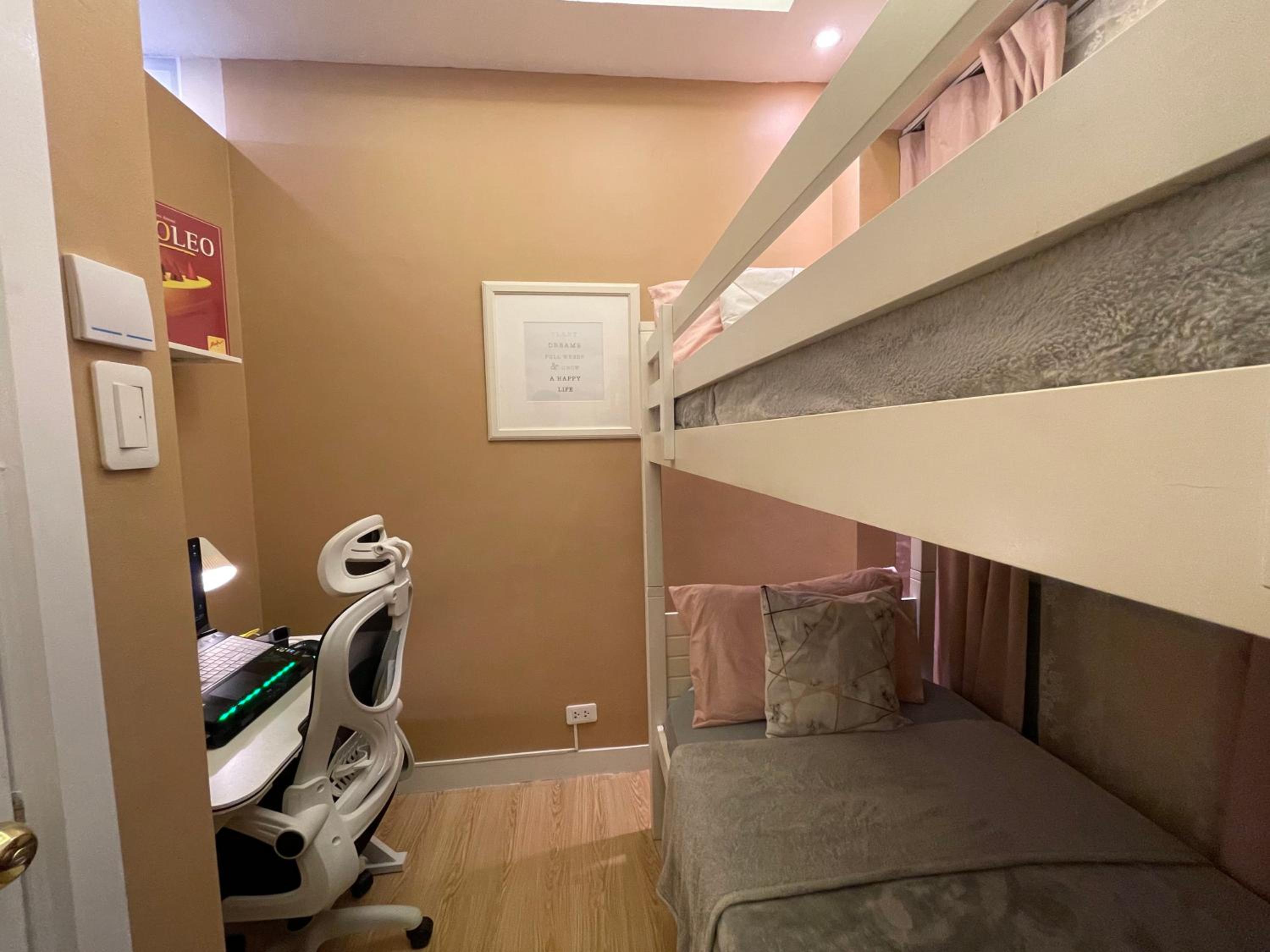 SMDC Trees Residences Tower 1 - 2BR Newly Renovated Staycation view 4