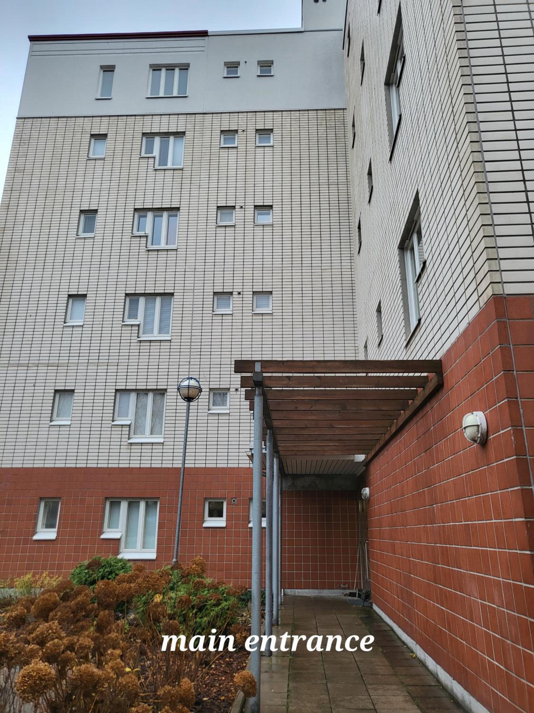 Captain's Square