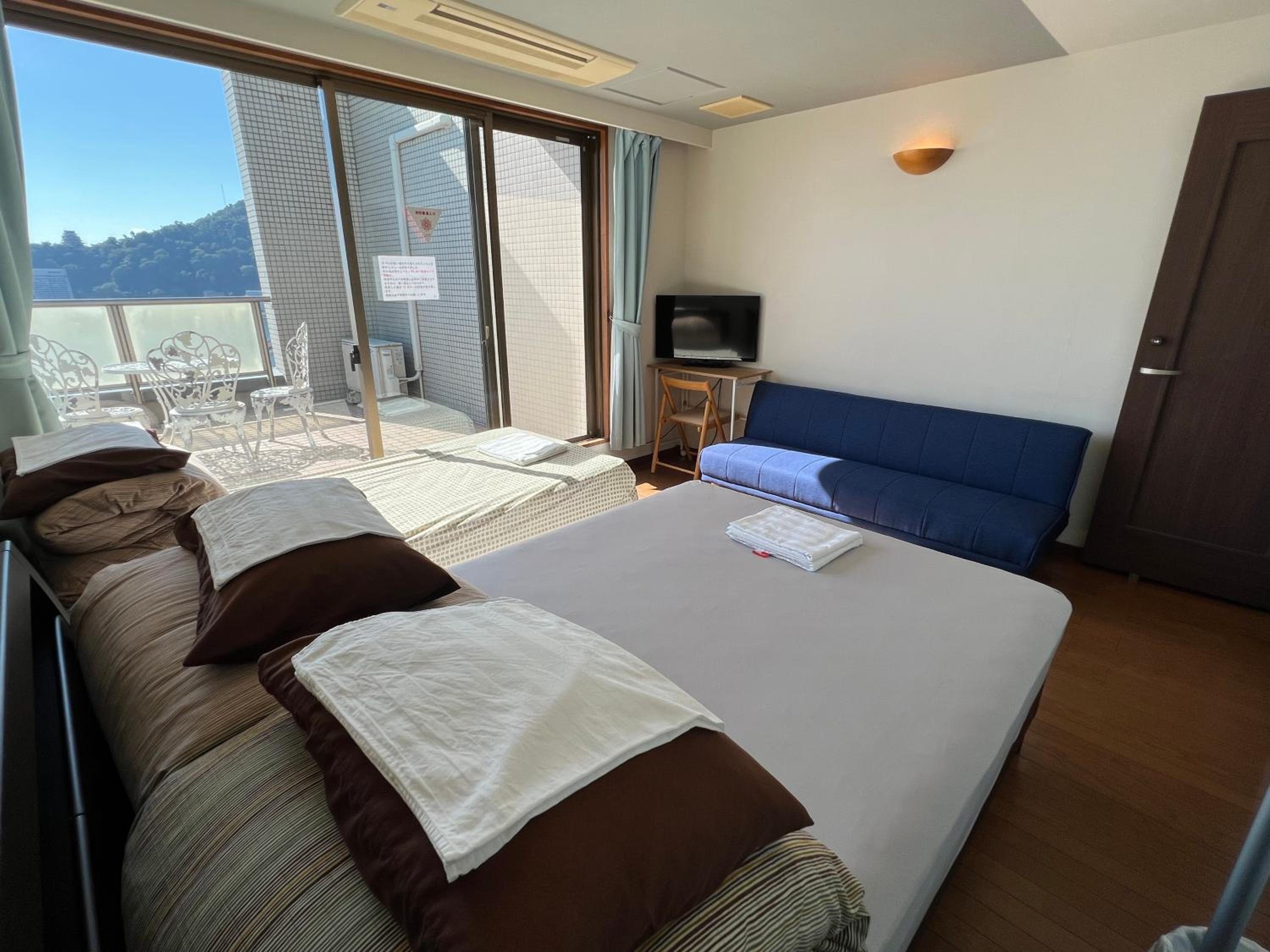 Atami Onsen Guest House Megumi 5 minutes walk from Atami Station
