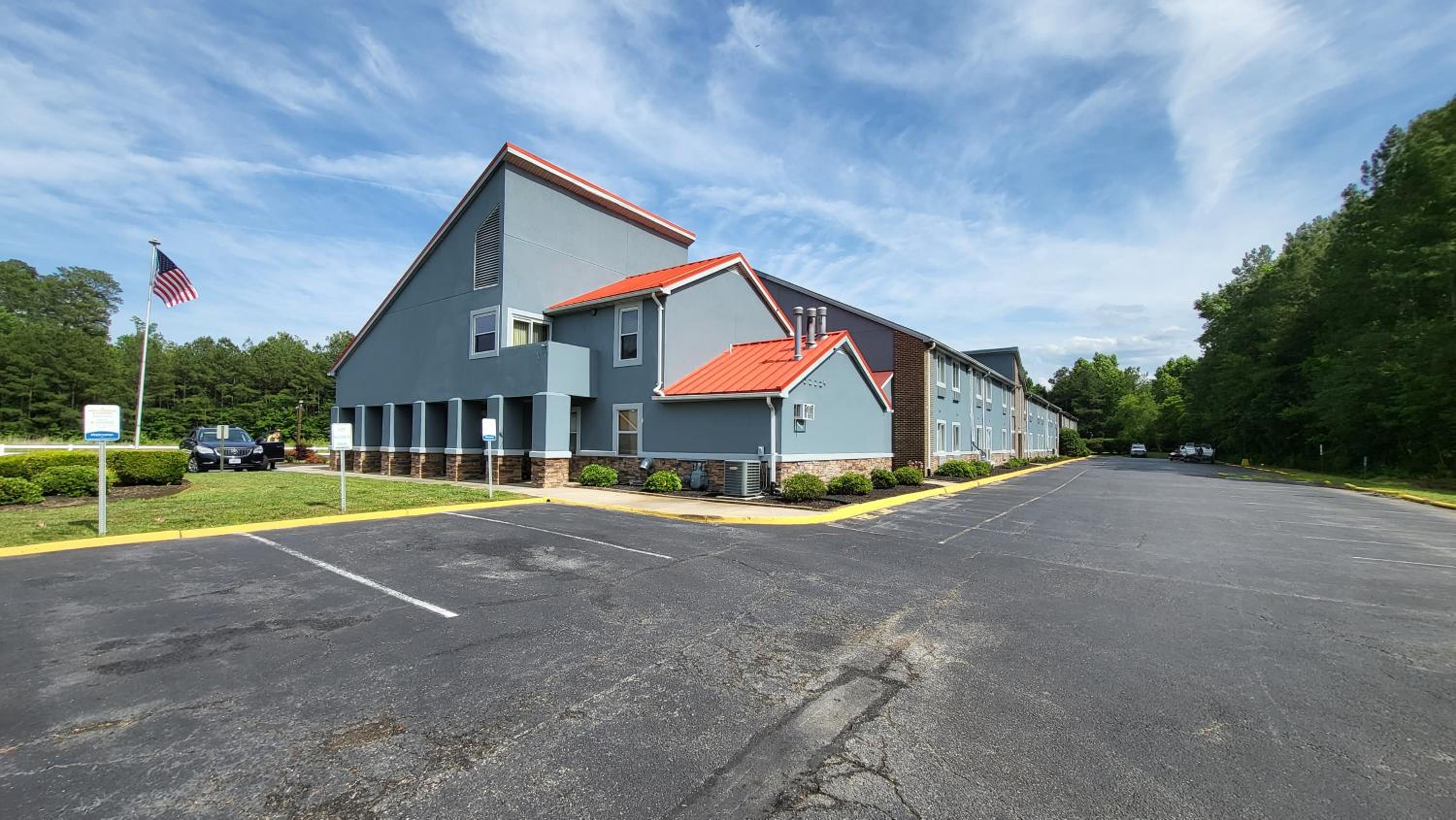 Stonewood Inn & Suites of Carrollton - Smithfield view 4