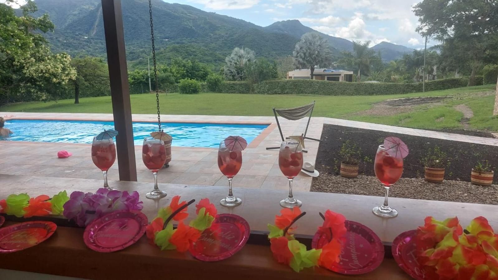 Casa campestre de lujo con piscina privada, terreno de 6mil mts, vigilancia 24horas,