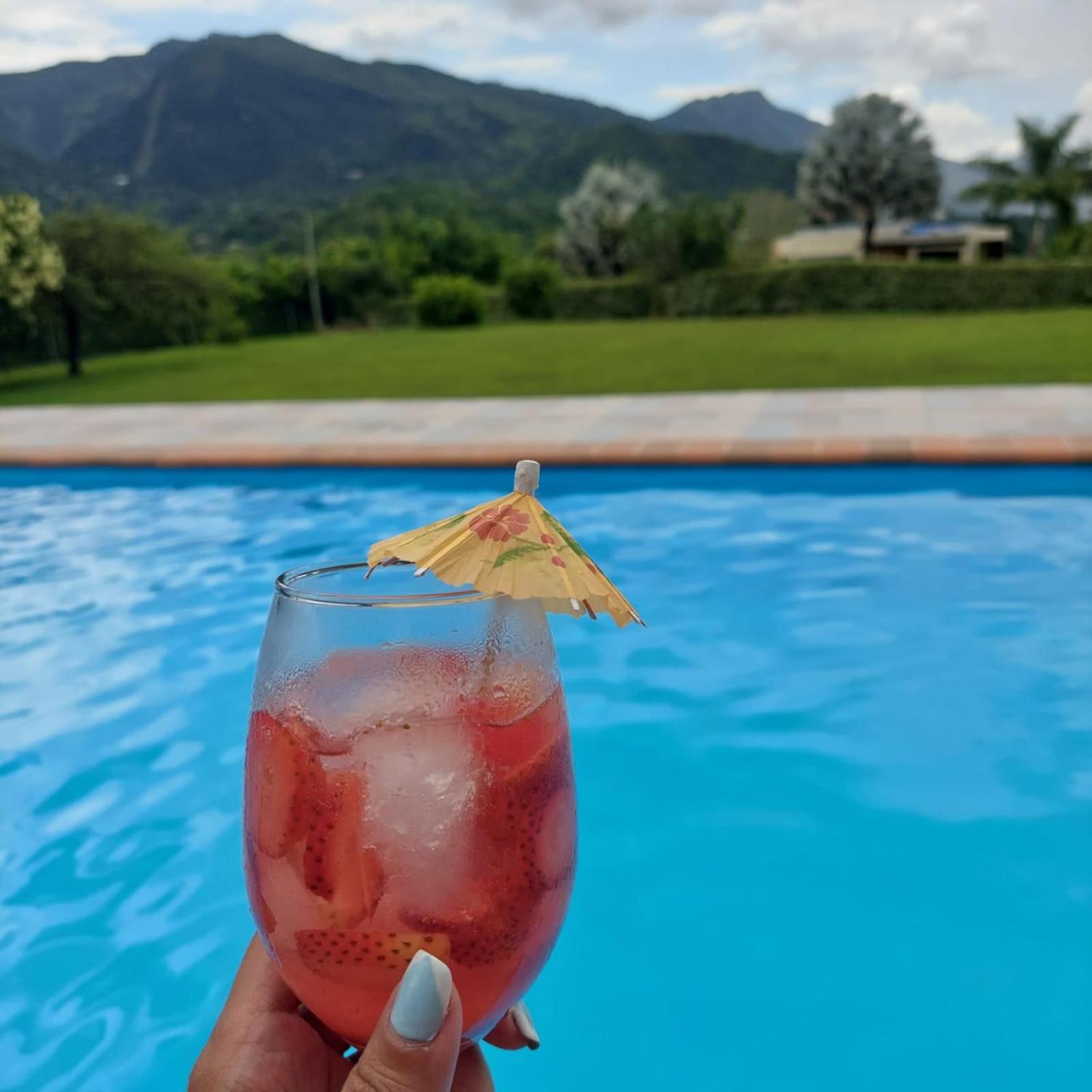 Casa campestre de lujo con piscina privada, terreno de 6mil mts, vigilancia 24horas,