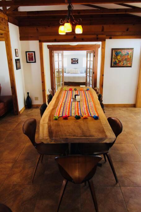 Joshua Tree’s Highland Hideaway Compound view 3