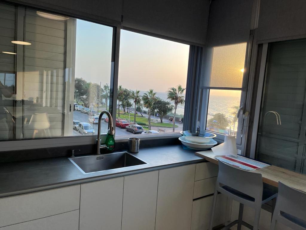 Amazing sea view apartment - By Paybox rentals view 2
