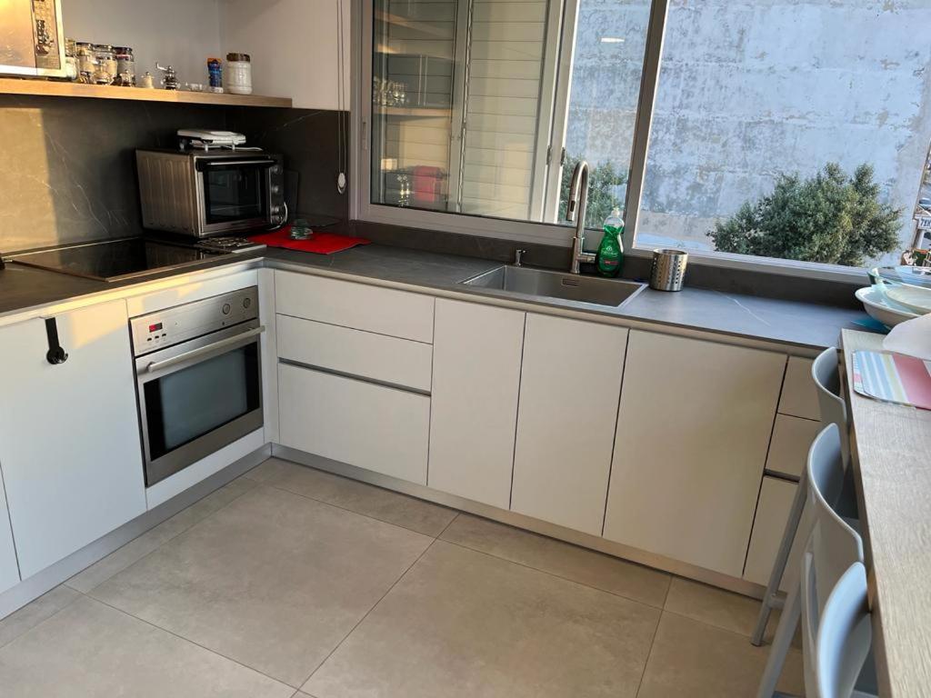 Amazing sea view apartment - By Paybox rentals view 4