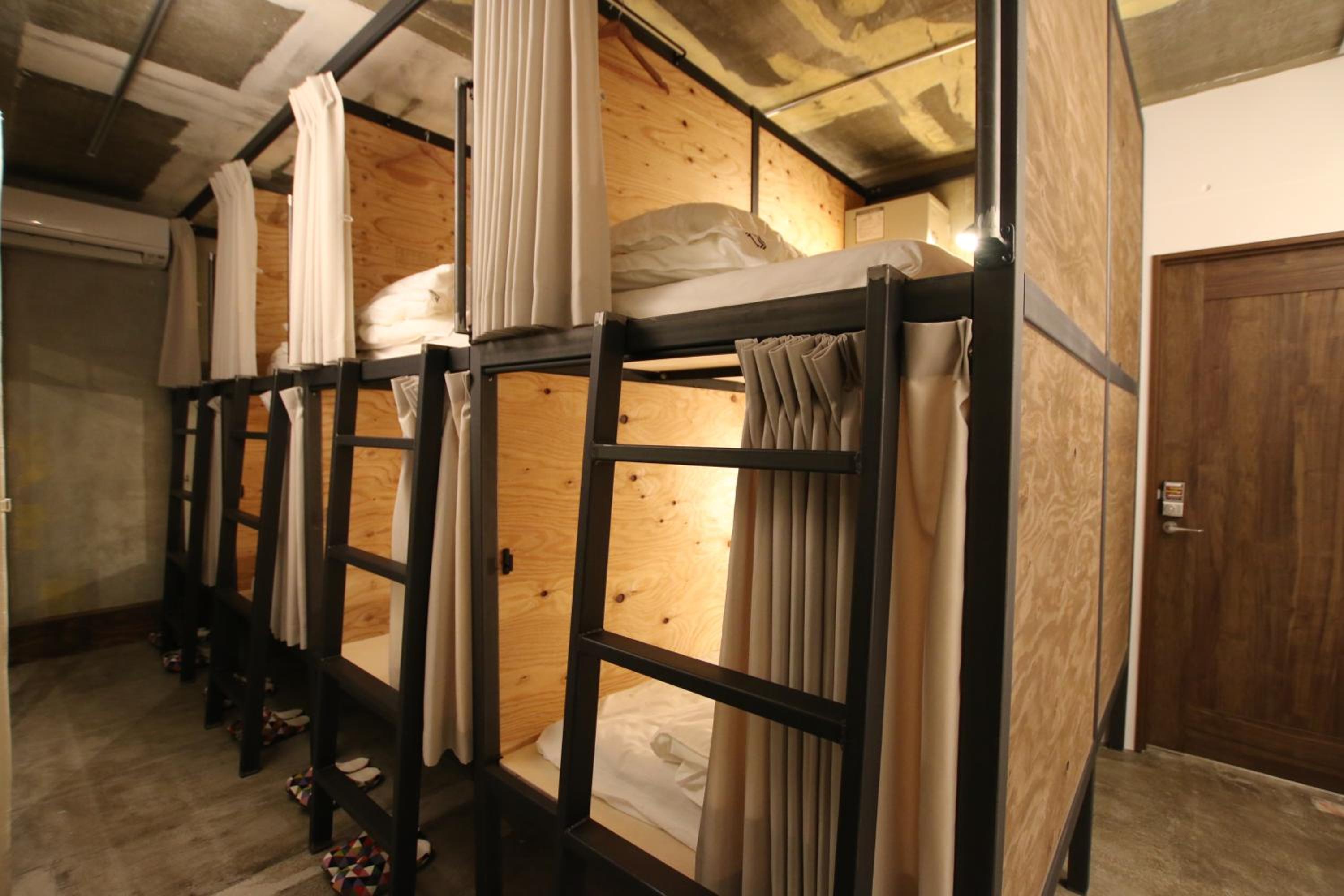 365BASE outdoor hostel