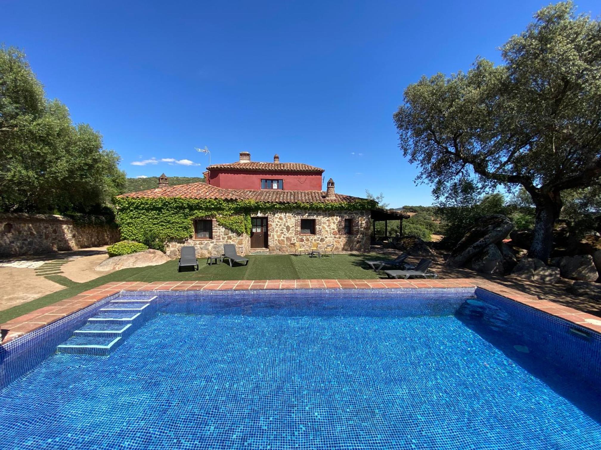Casas Rurales Monasterio de Rocamador