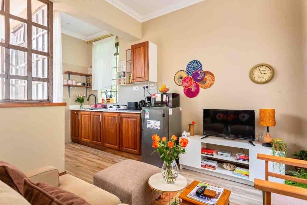 Gorgeous Well Equipped Modern Guest House in Loresho view 2