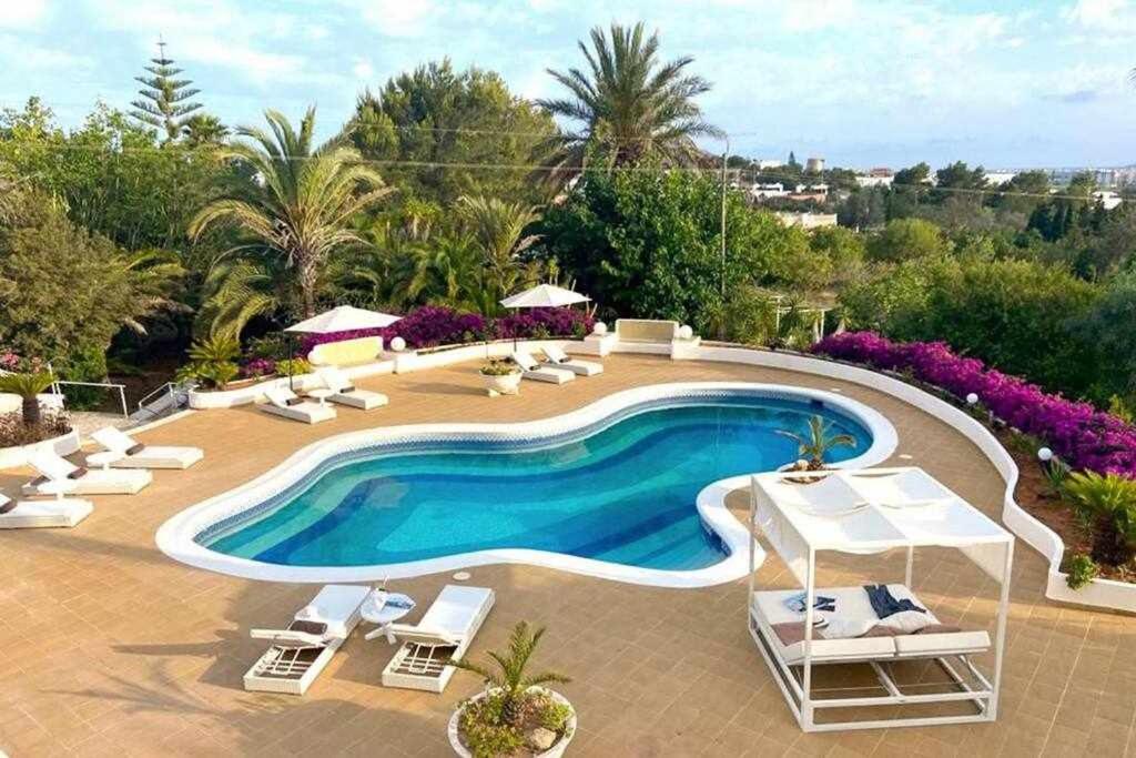 Gorgeous Villa near Ibiza centre view 2