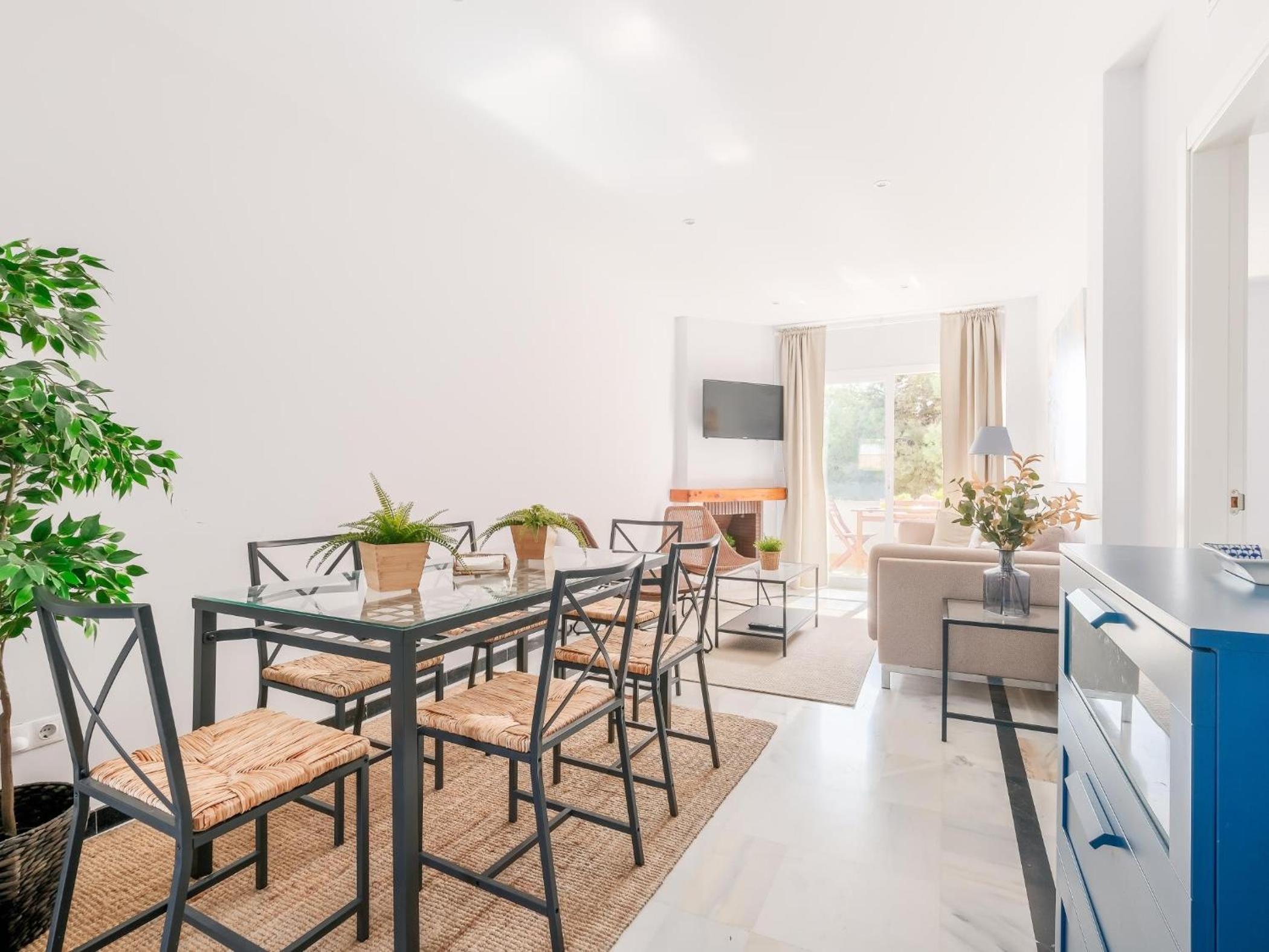 Torrenueva 308 Sea views, pool and parking view 3
