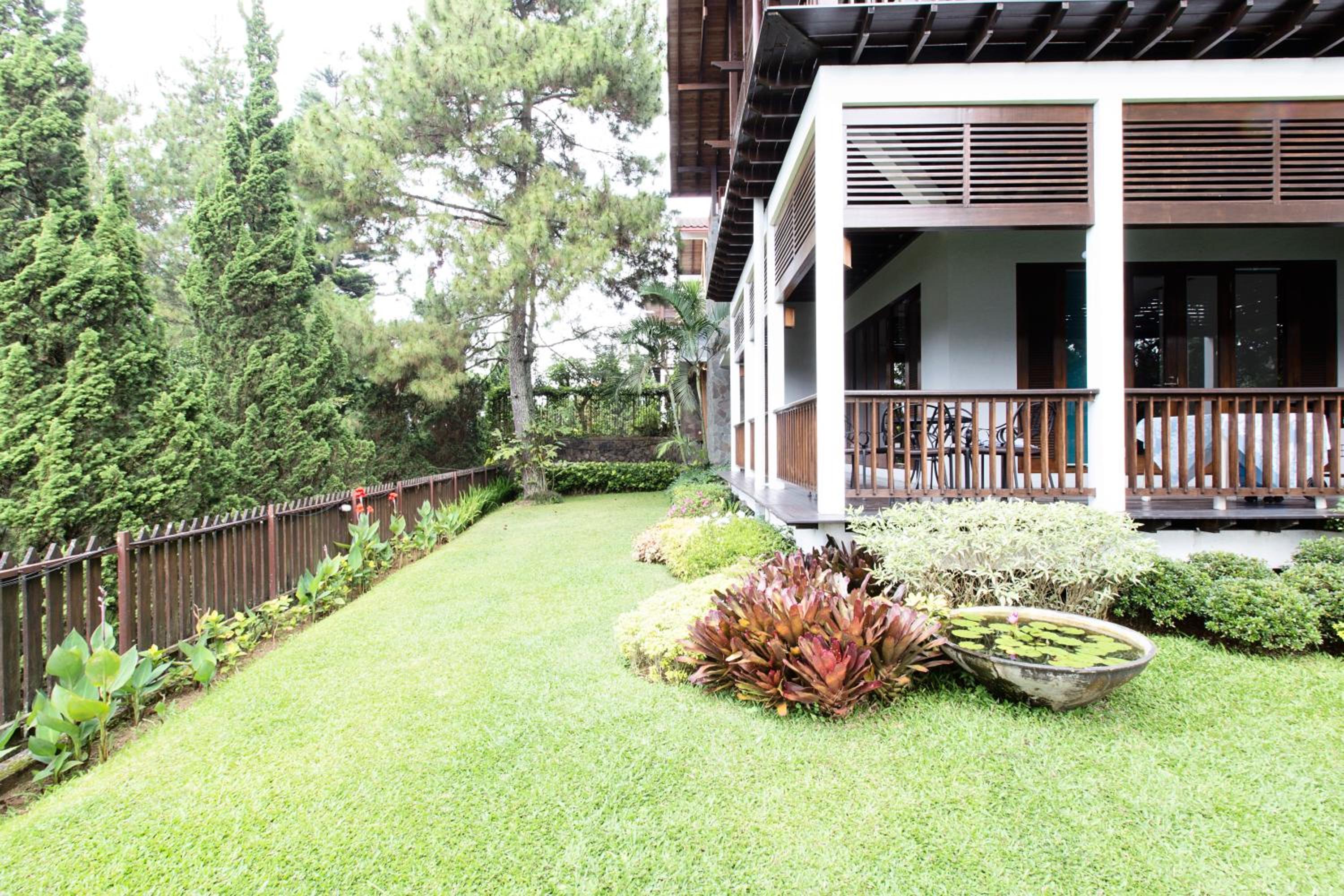 Rumah Pelita by Villa Lantera - Tennis Court & Swimming Pool view 2