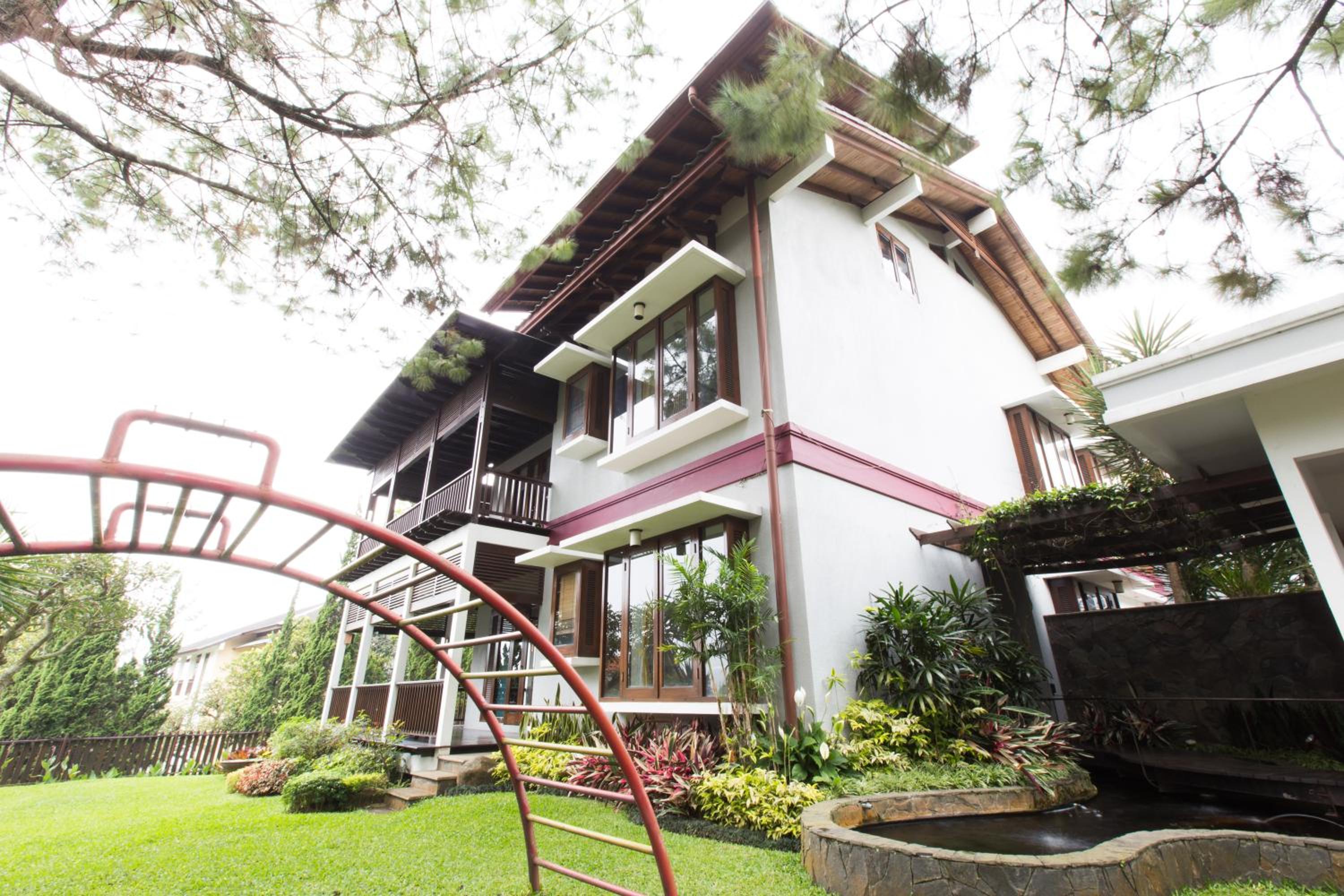 Rumah Pelita by Villa Lantera - Tennis Court & Swimming Pool view 3